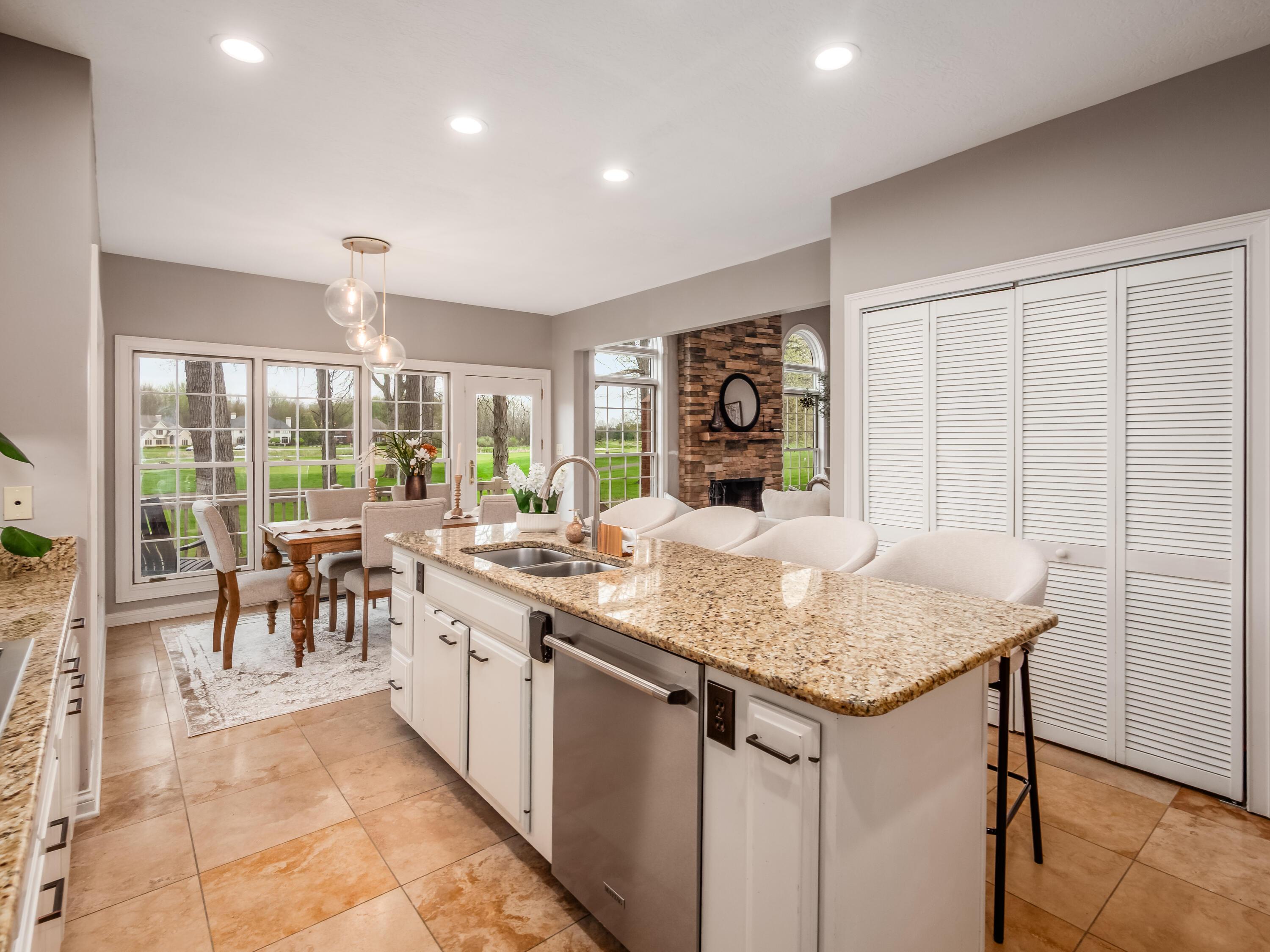 5695 Medallion Drive E