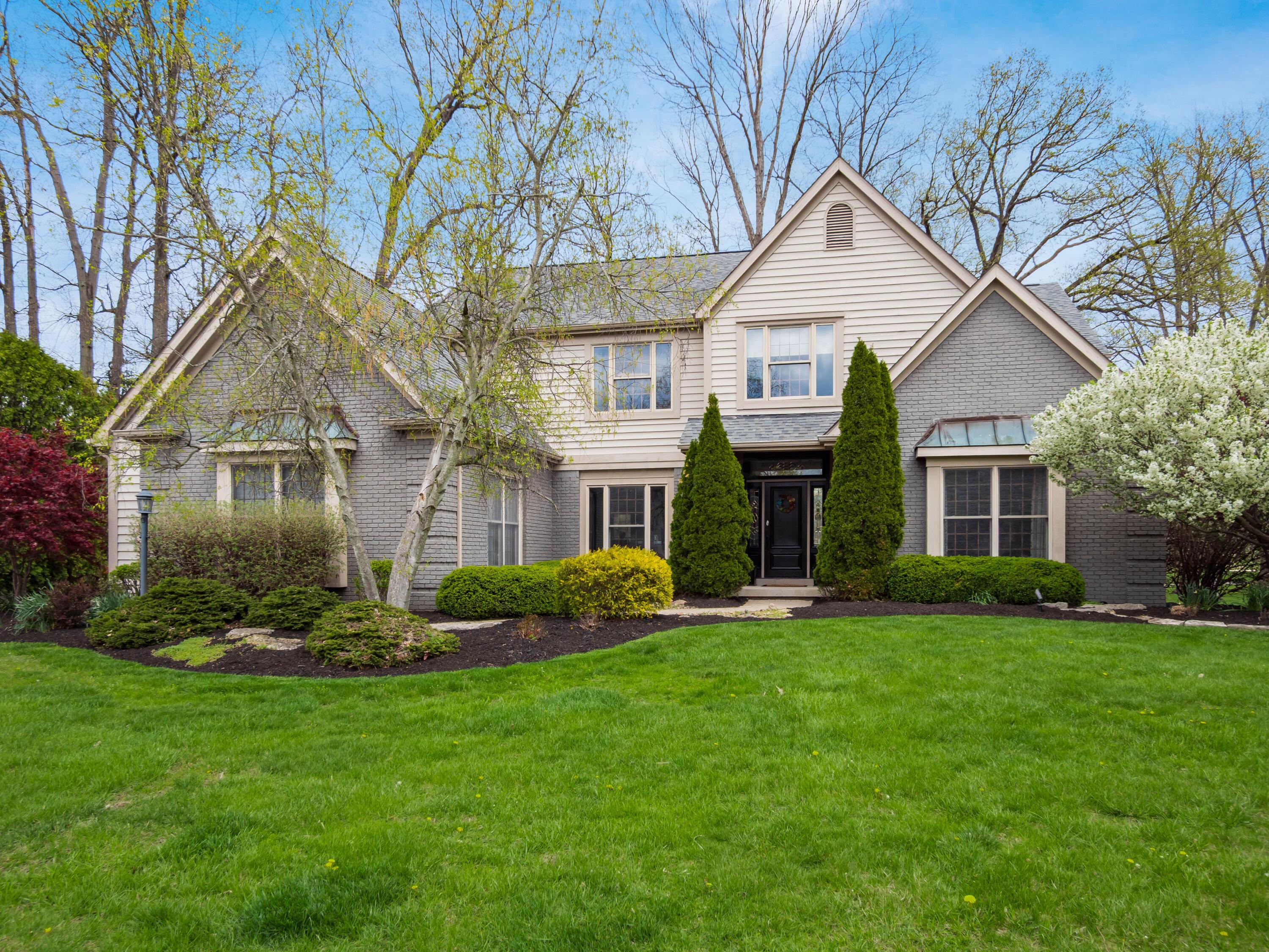 5695 Medallion Drive E