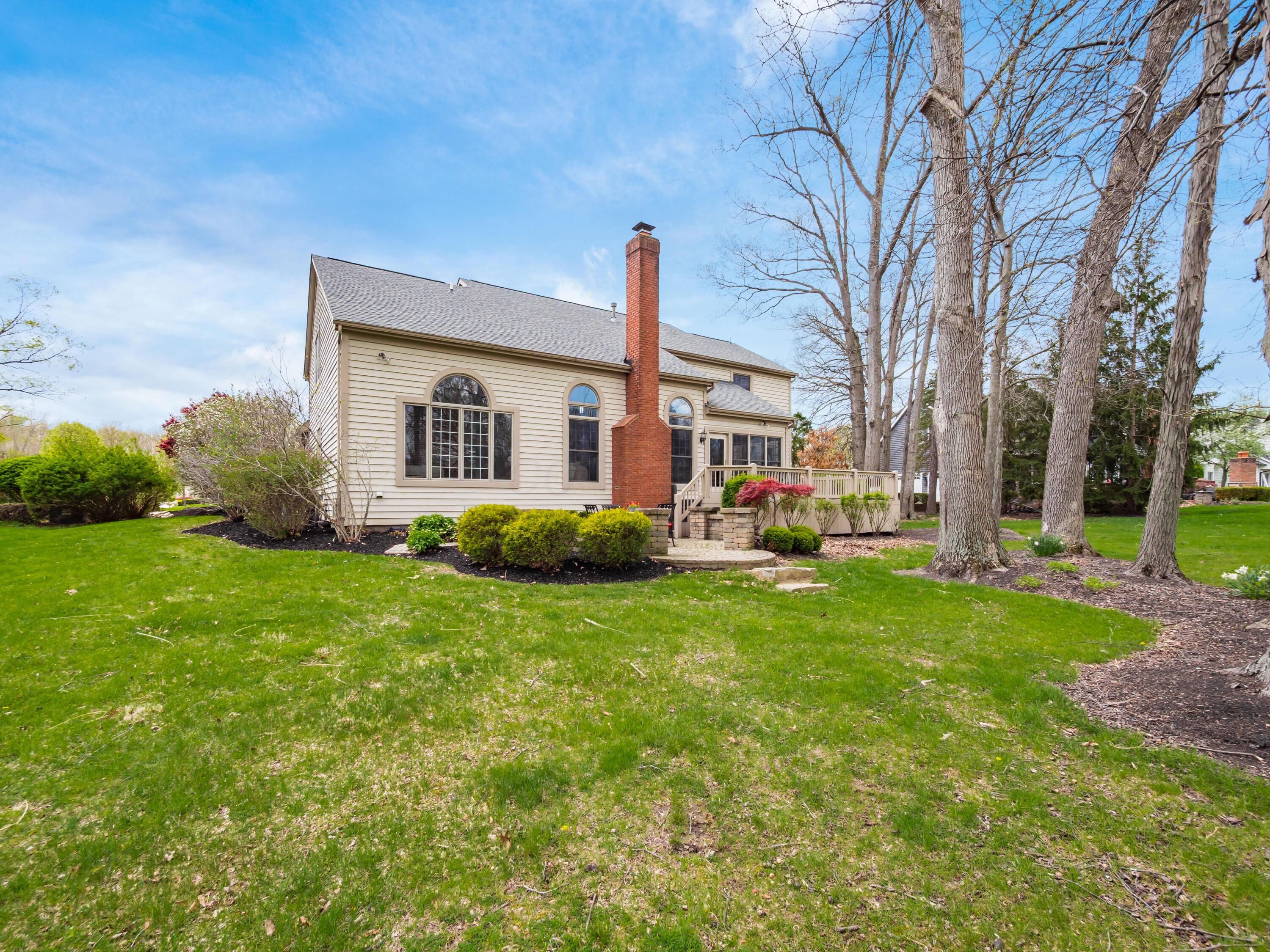 5695 Medallion Drive E