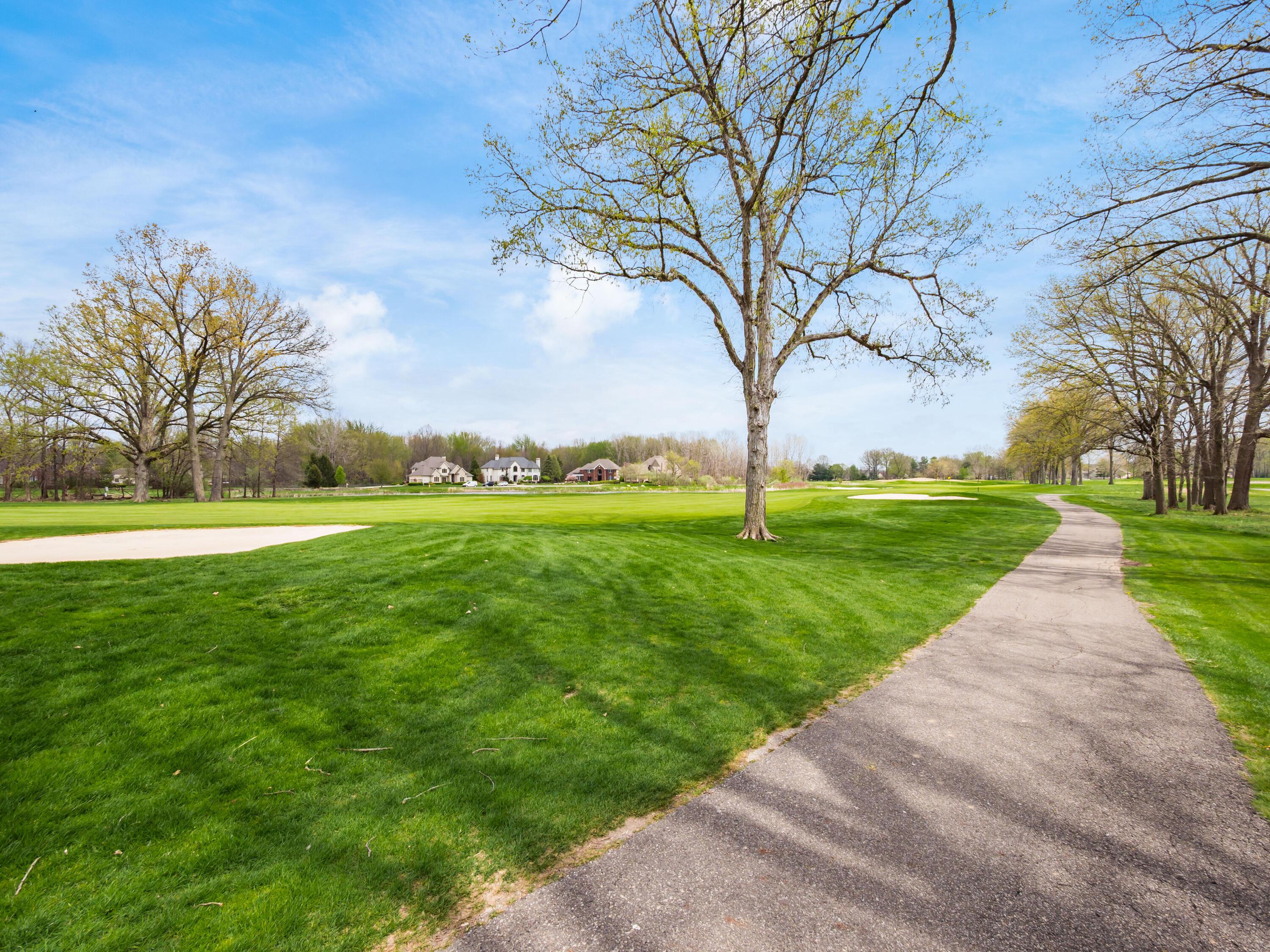 5695 Medallion Drive E