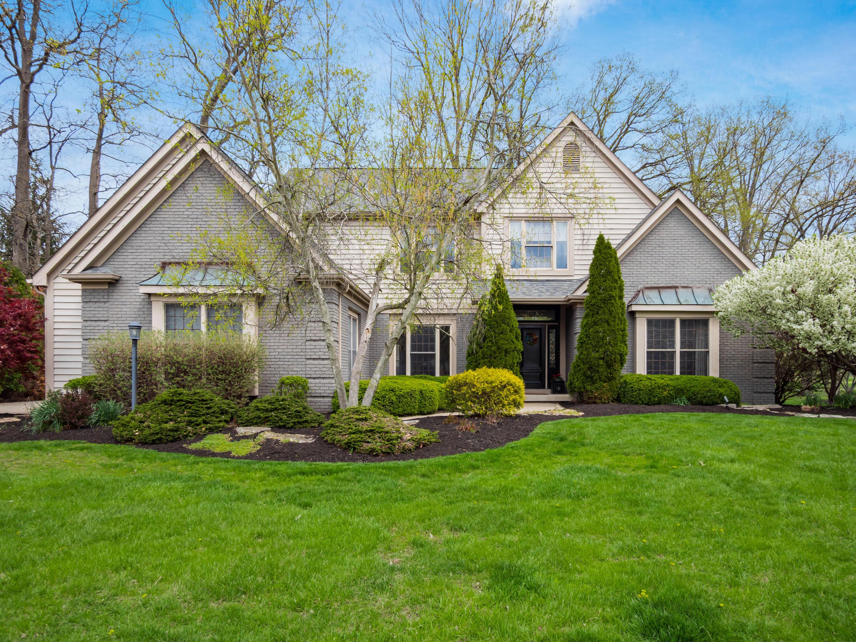 5695 Medallion Drive E