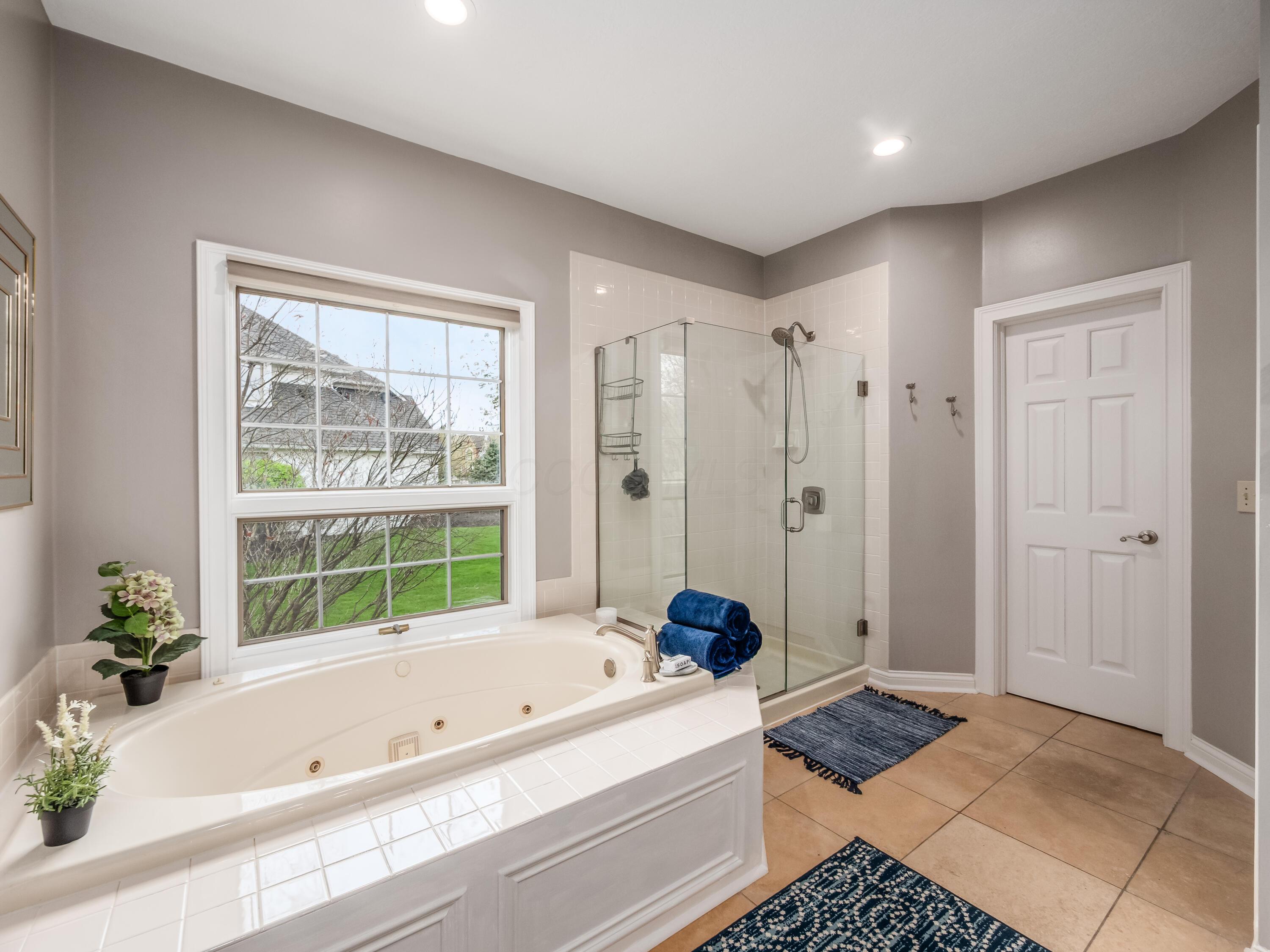 5695 Medallion Drive E