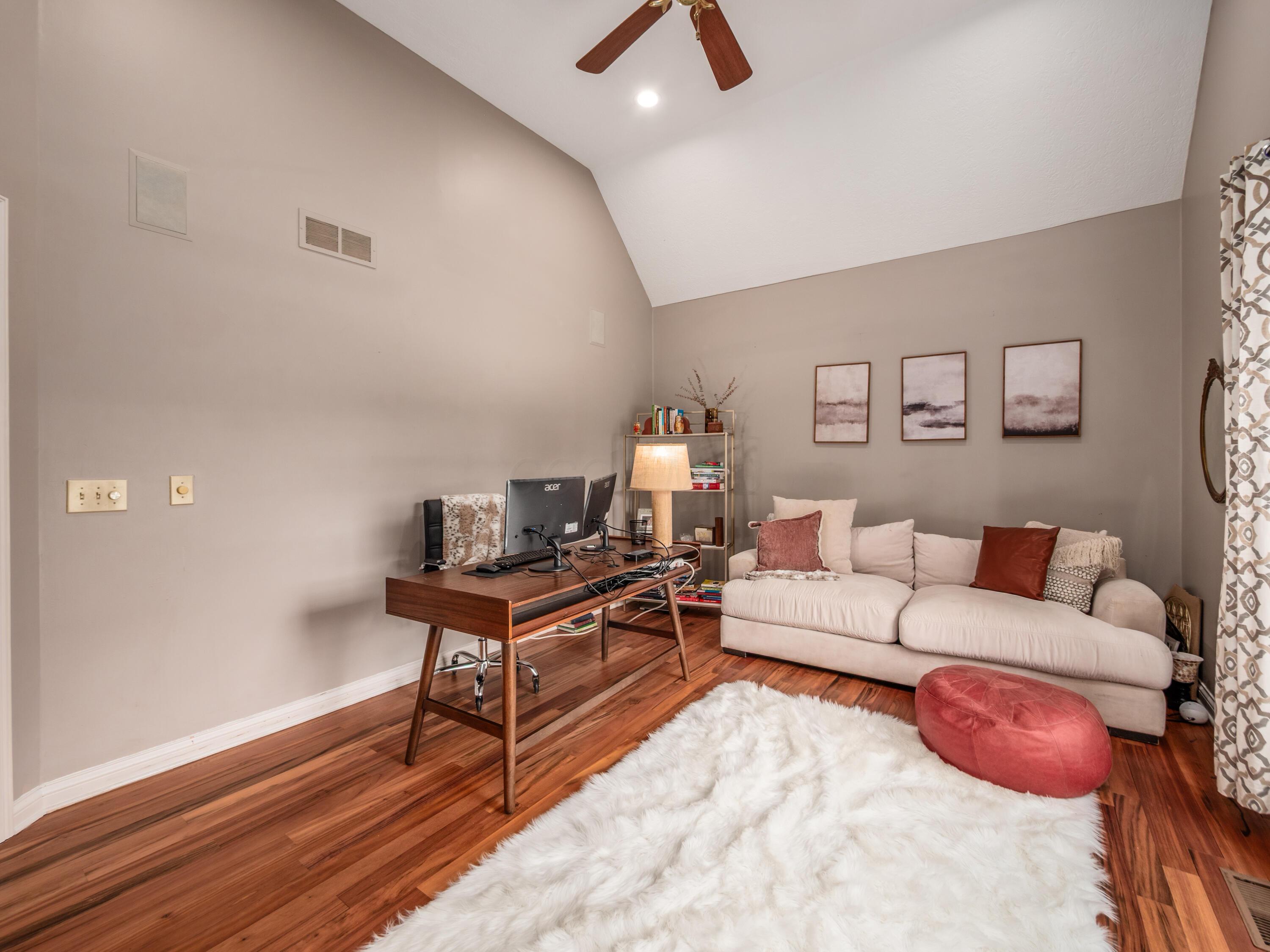 5695 Medallion Drive E