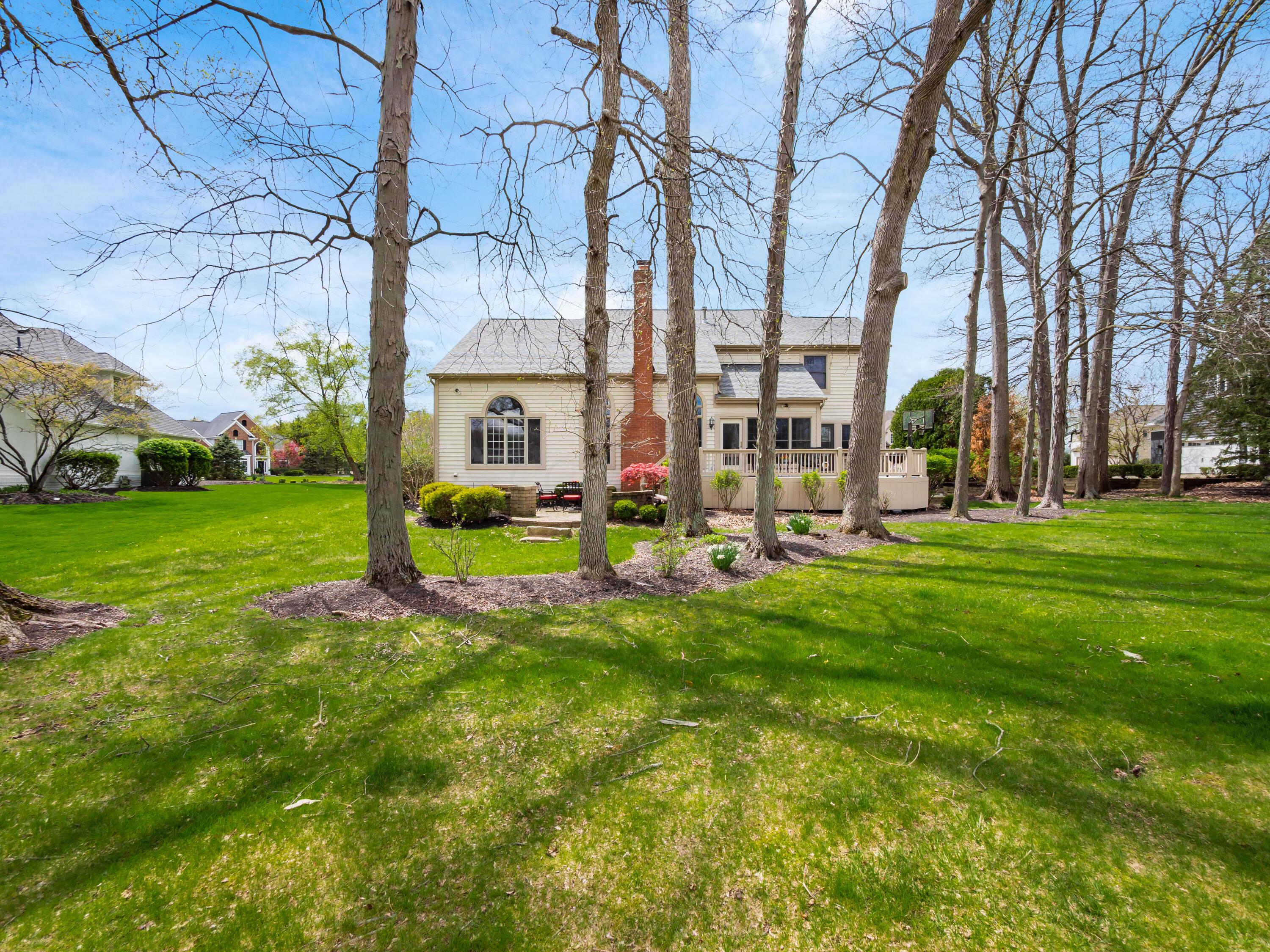 5695 Medallion Drive E