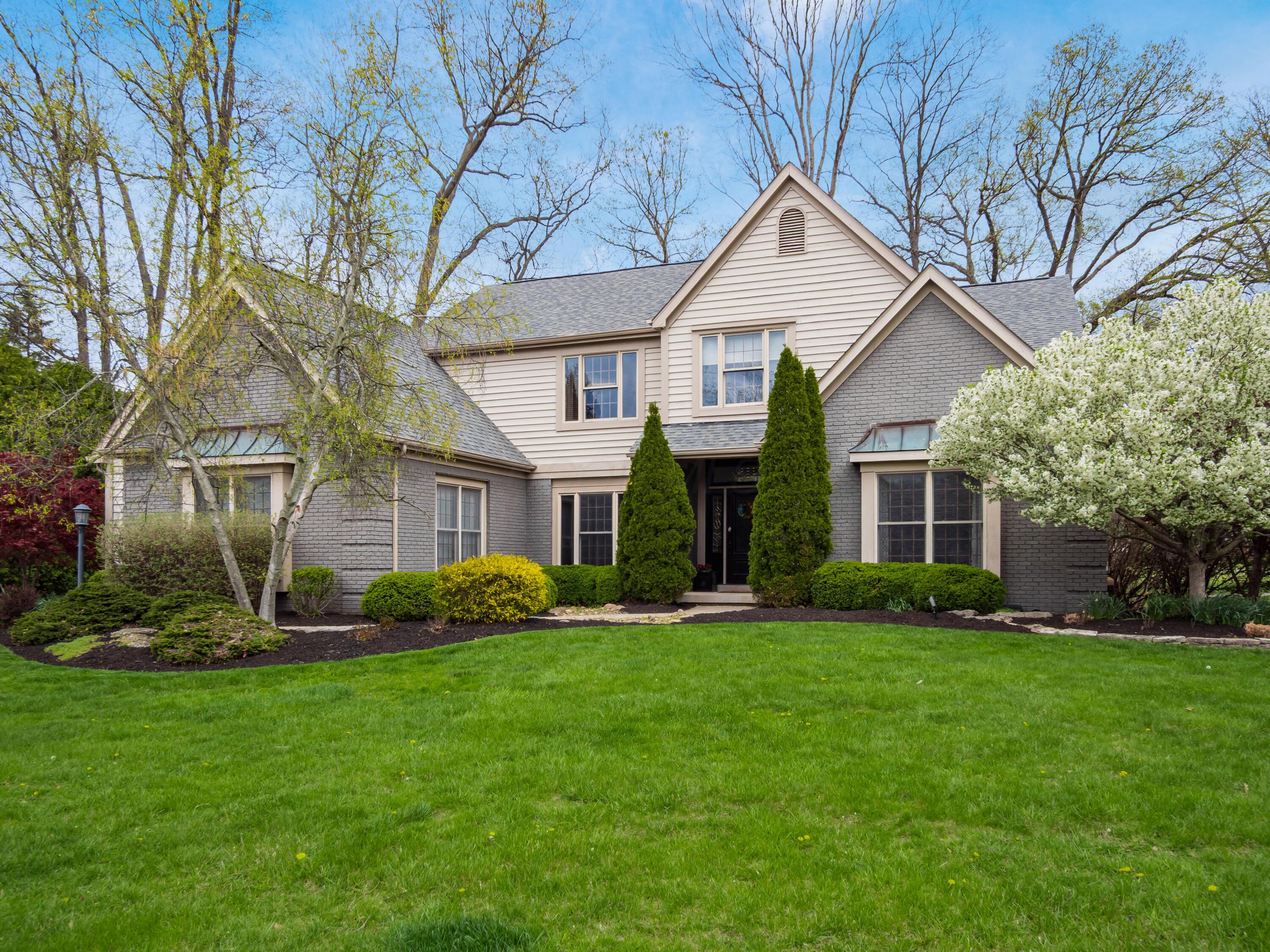 5695 Medallion Drive E