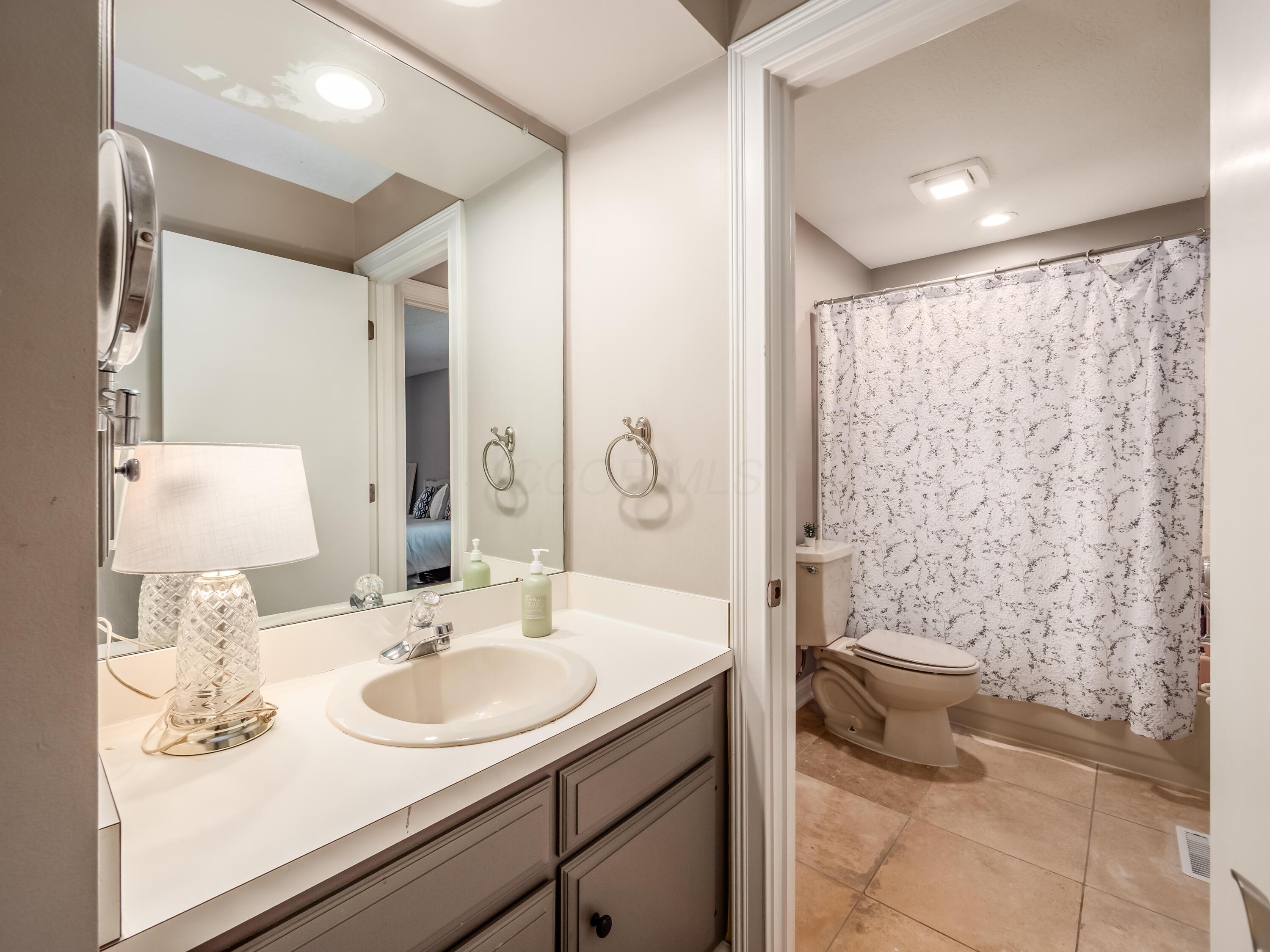 5695 Medallion Drive E