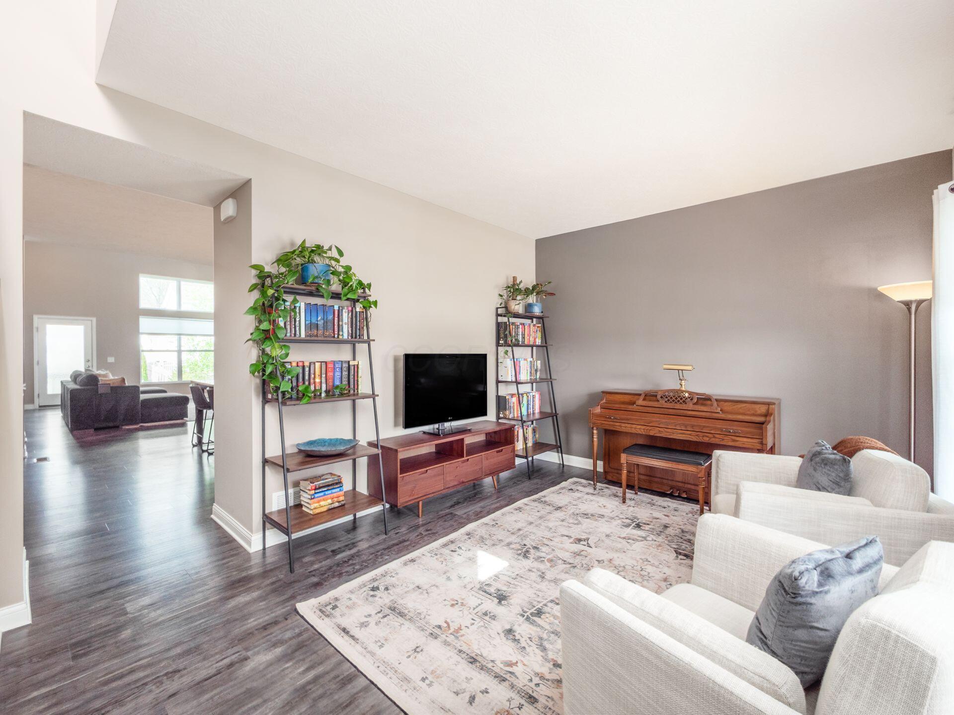 6862 Morningside Heights Place