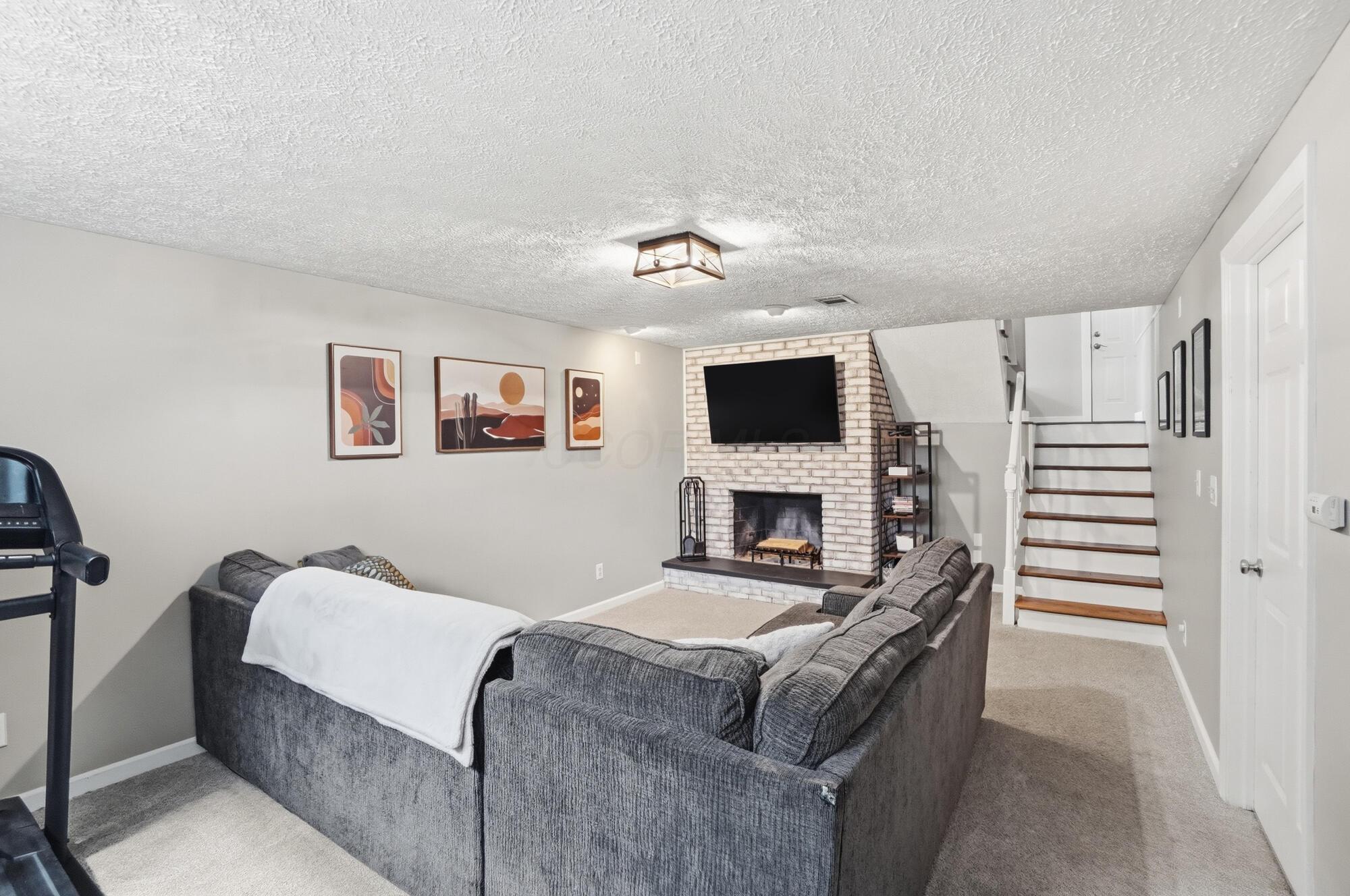 60 Savern Place