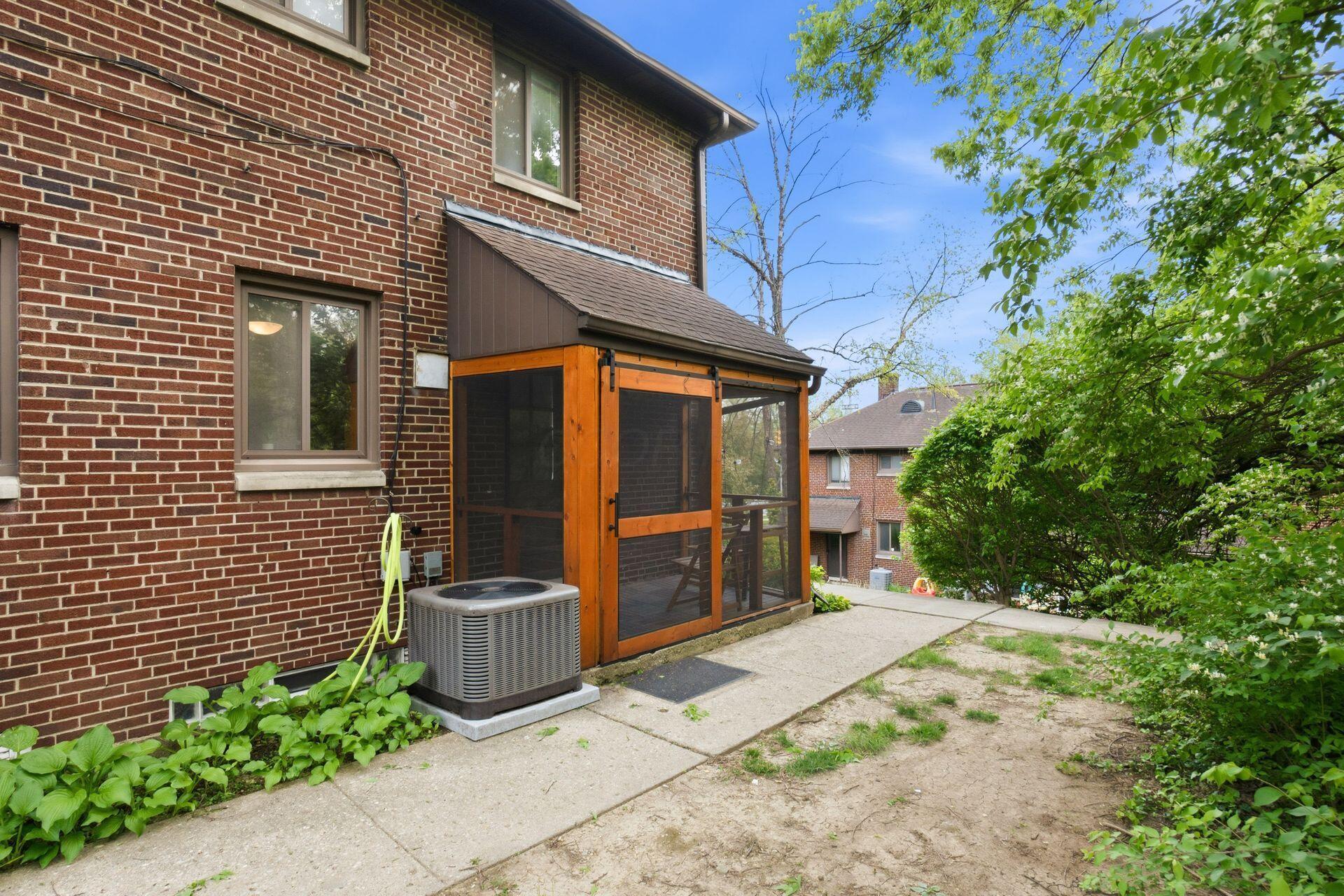 4065 Indianola Avenue, 2A