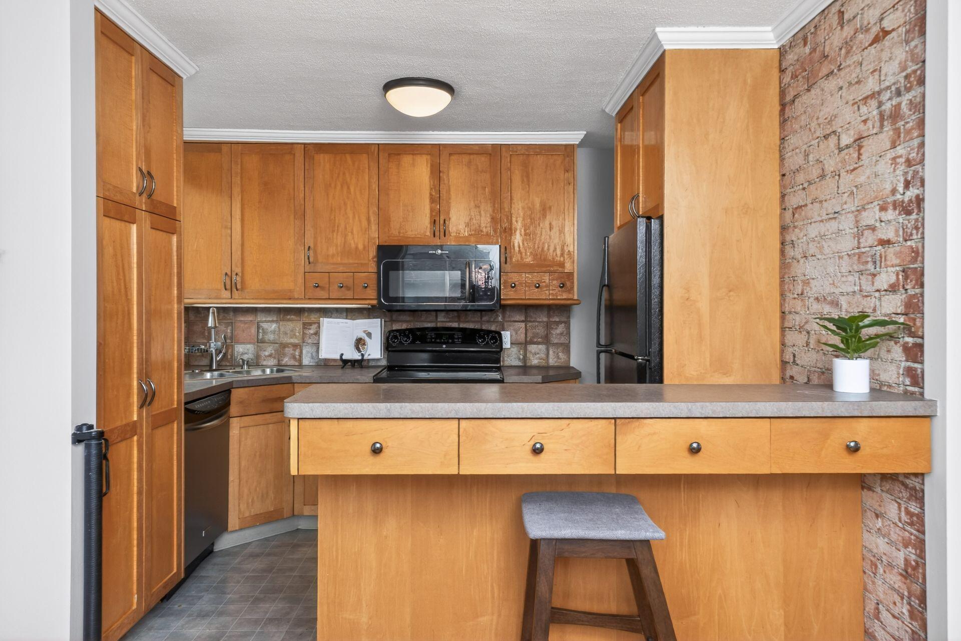 4065 Indianola Avenue, 2A