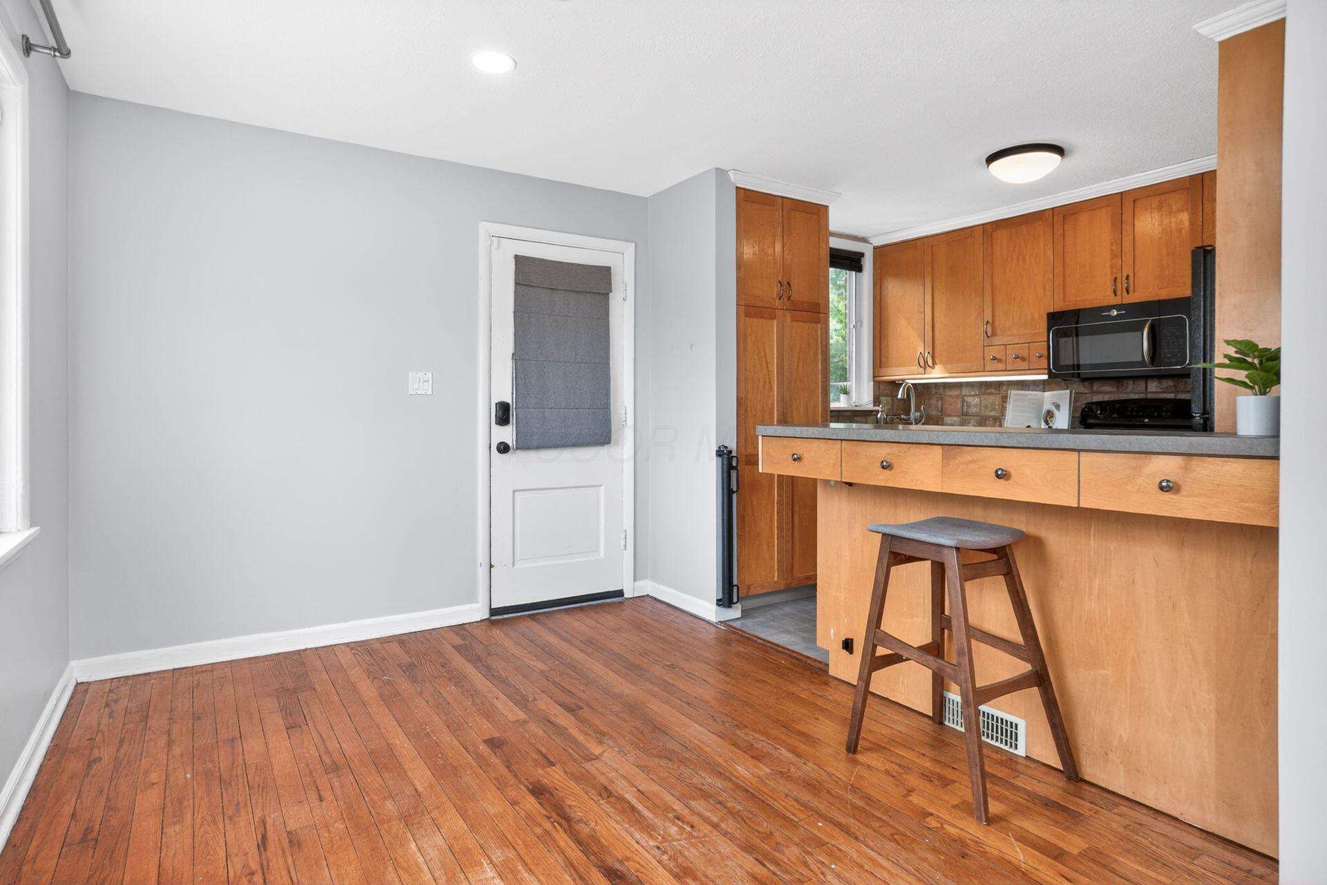 4065 Indianola Avenue, 2A