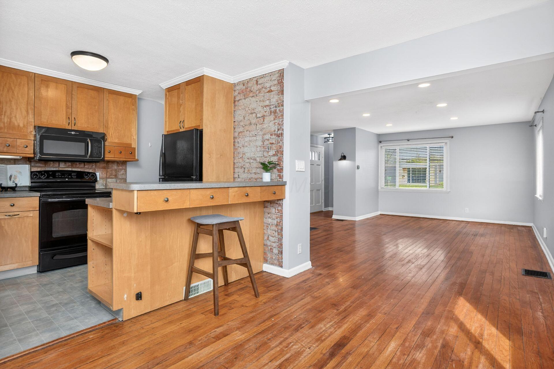 4065 Indianola Avenue, 2A