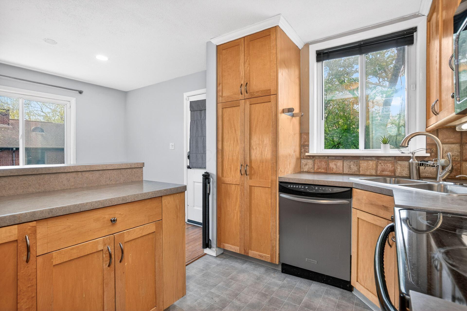4065 Indianola Avenue, 2A