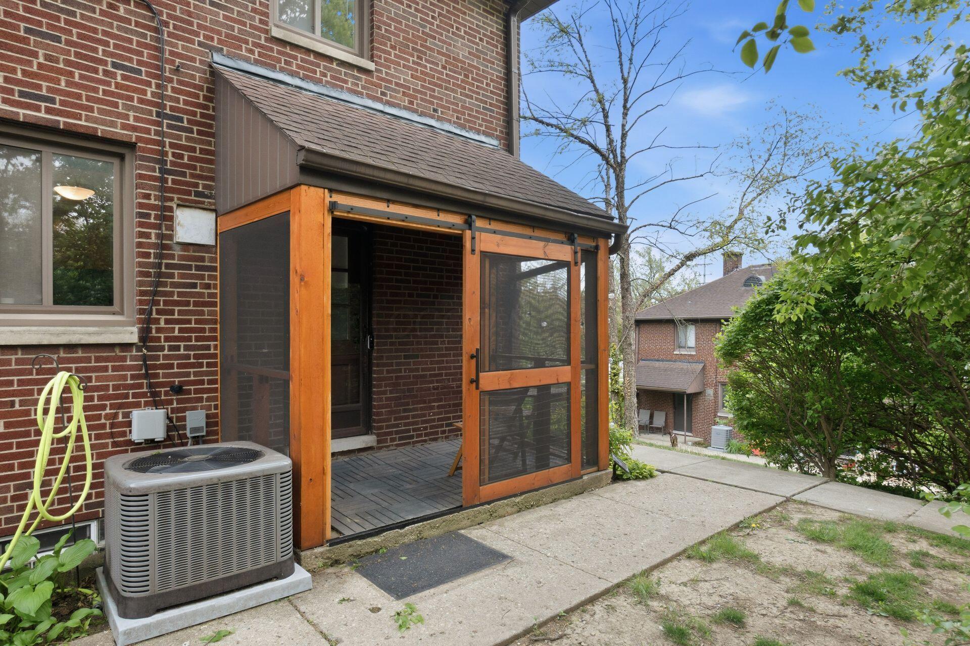 4065 Indianola Avenue, 2A