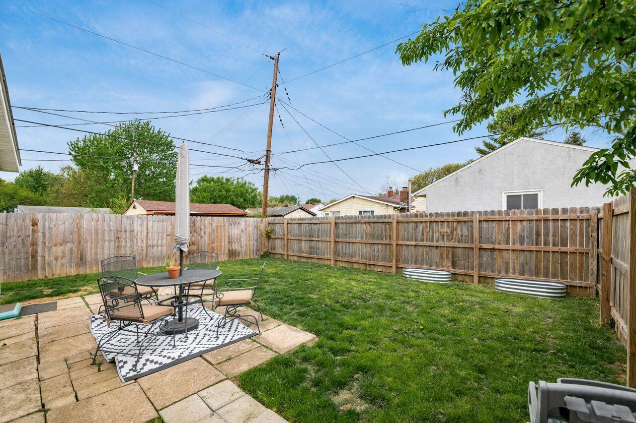 3835 Fayette Drive