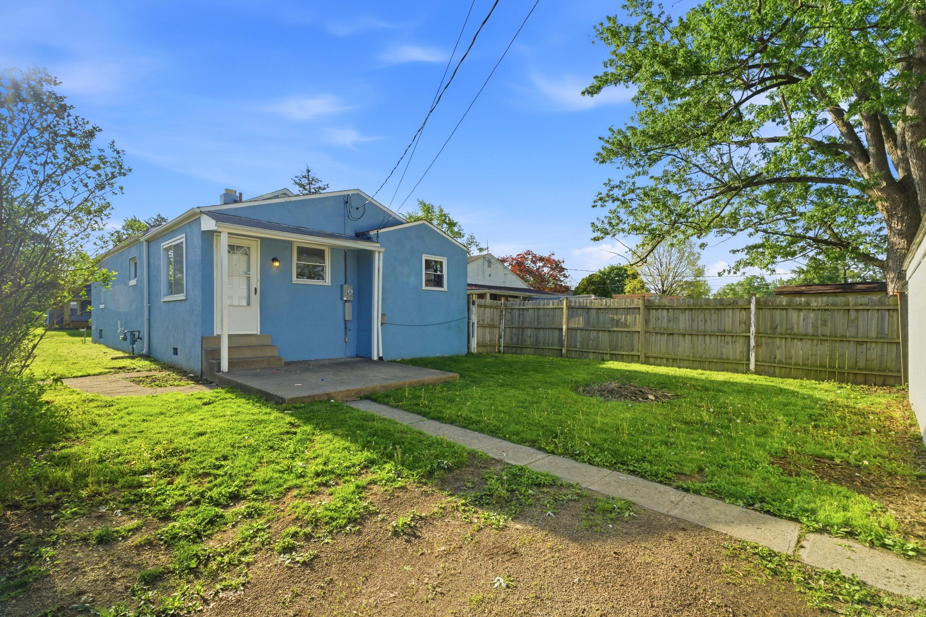 3049 Hiawatha Street