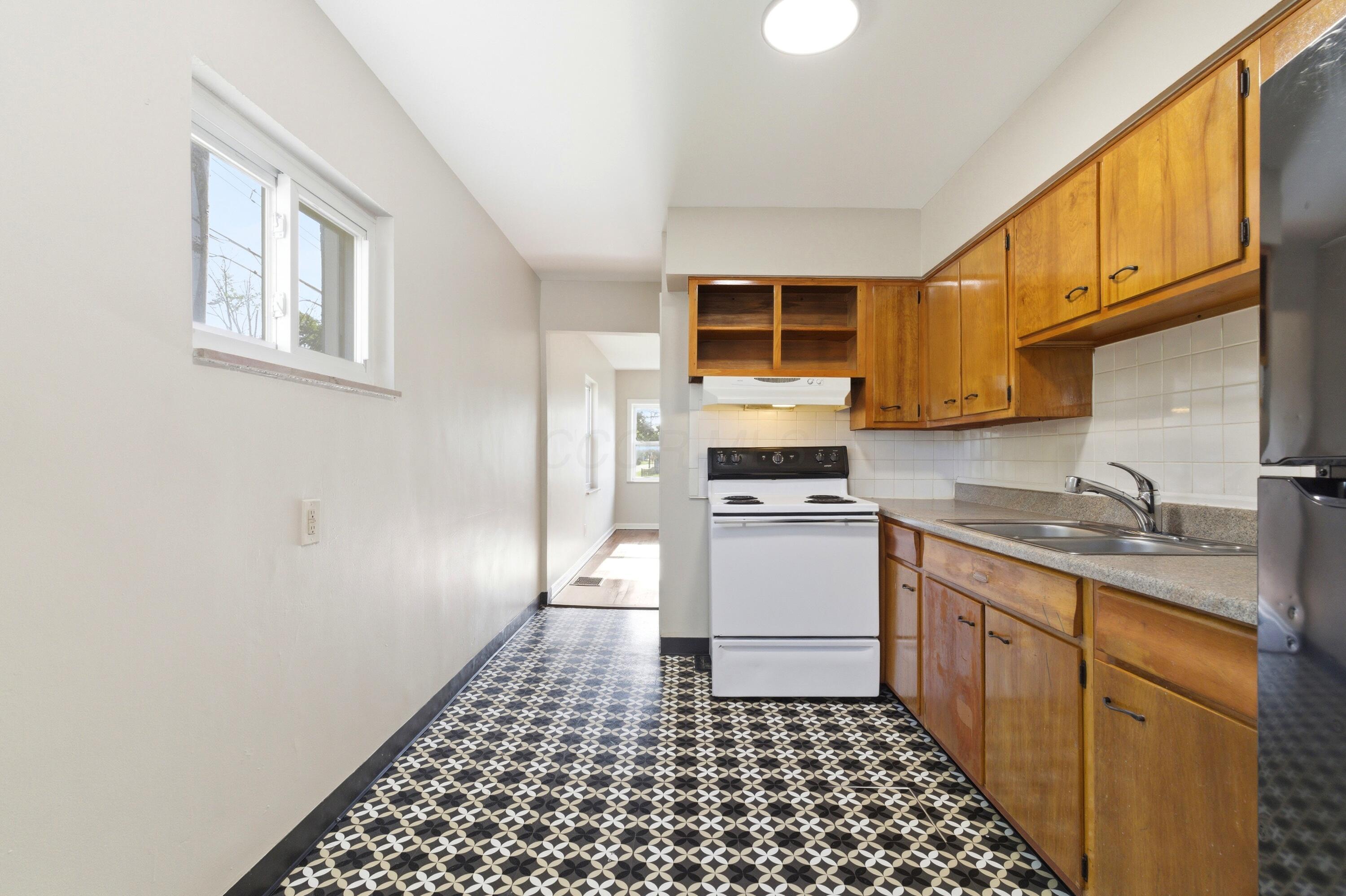 3049 Hiawatha Street