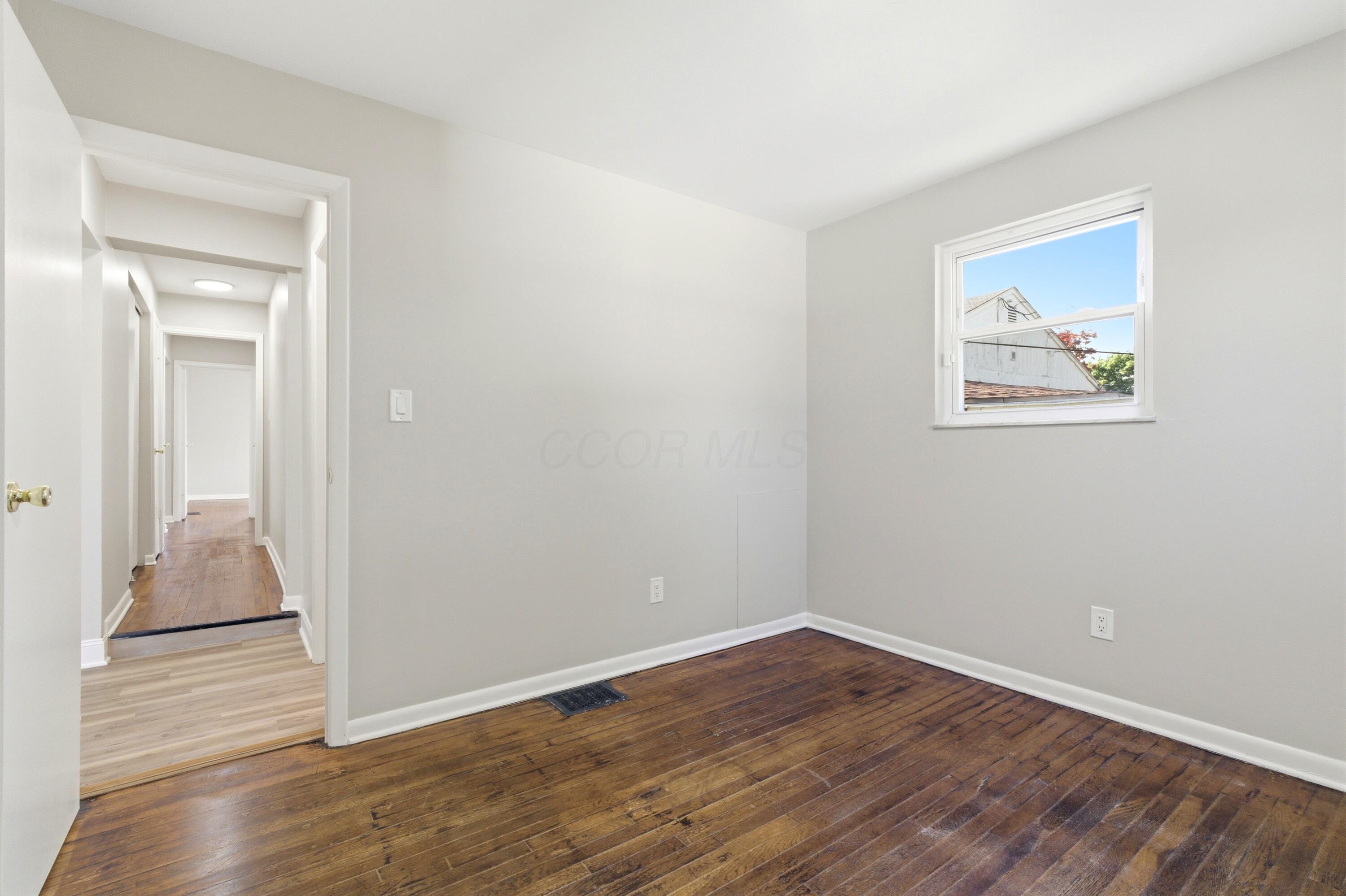 3049 Hiawatha Street