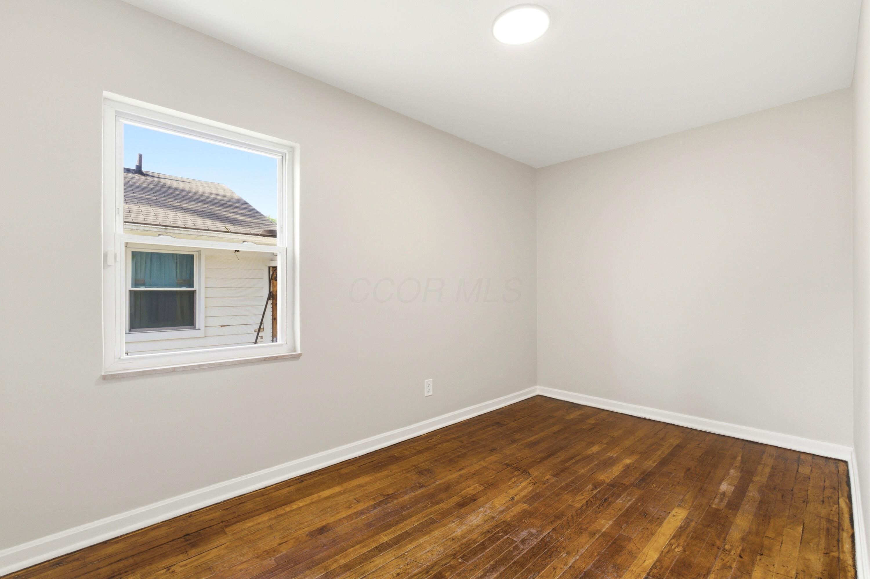 3049 Hiawatha Street