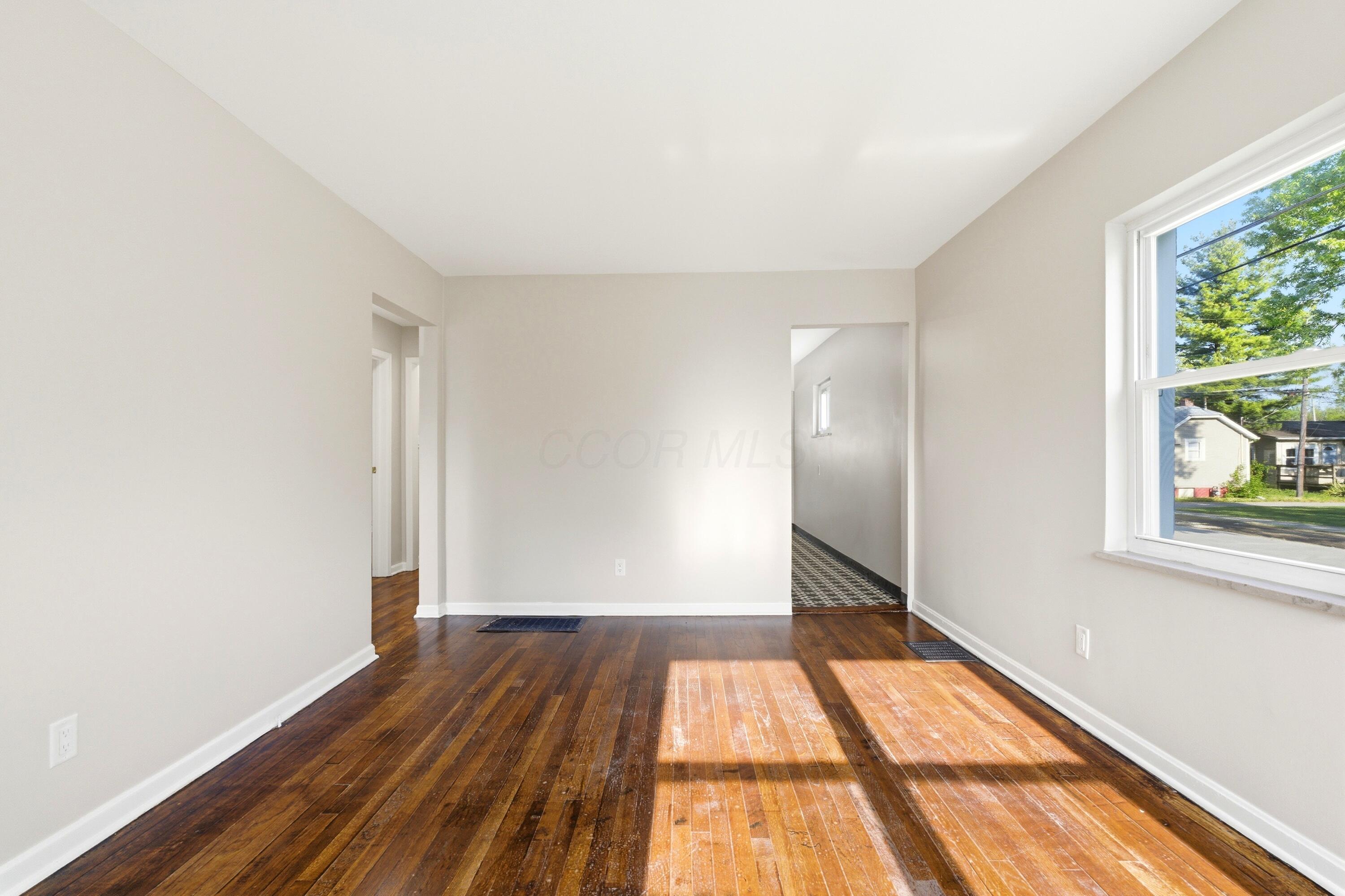 3049 Hiawatha Street