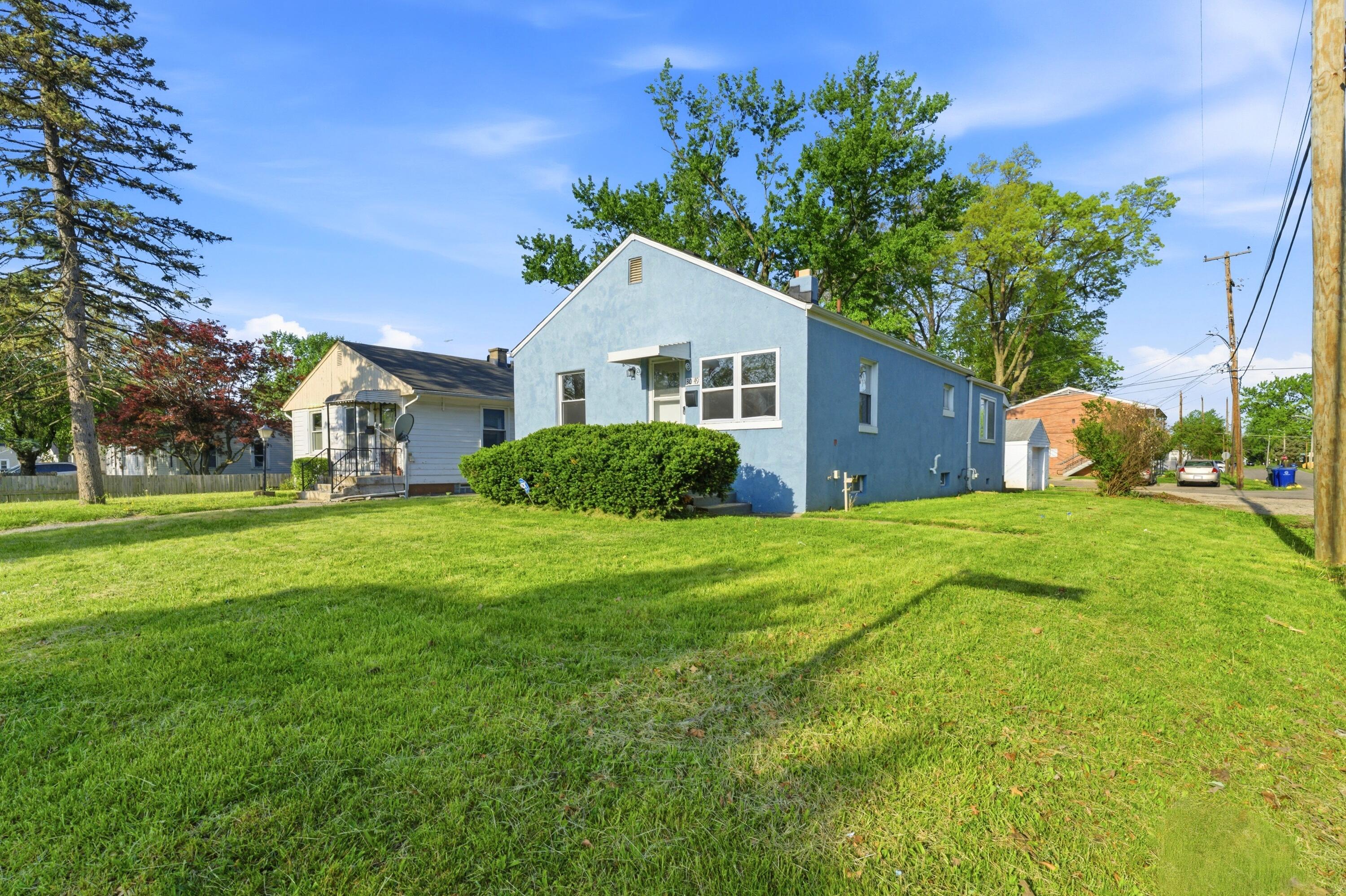 3049 Hiawatha Street