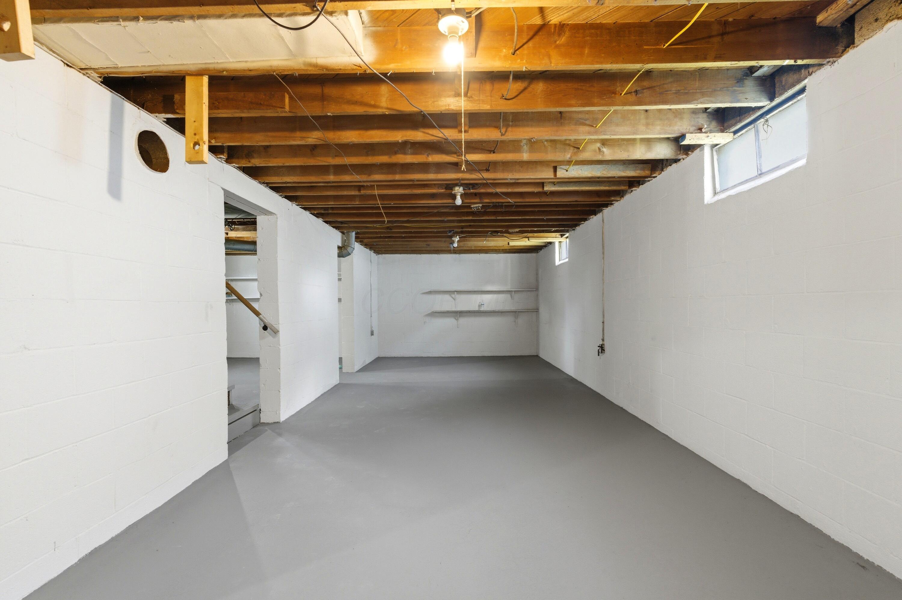 3049 Hiawatha Street