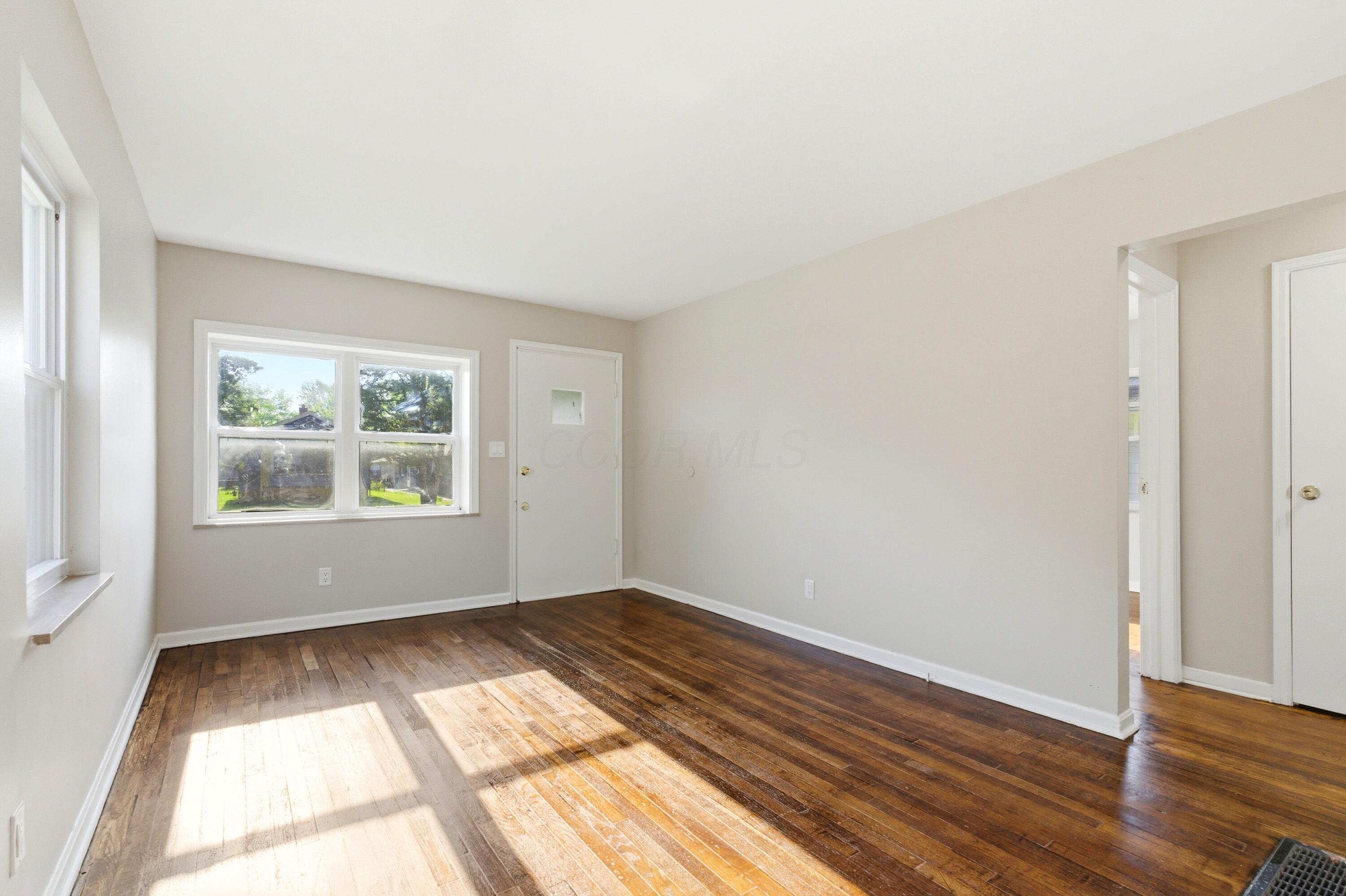 3049 Hiawatha Street