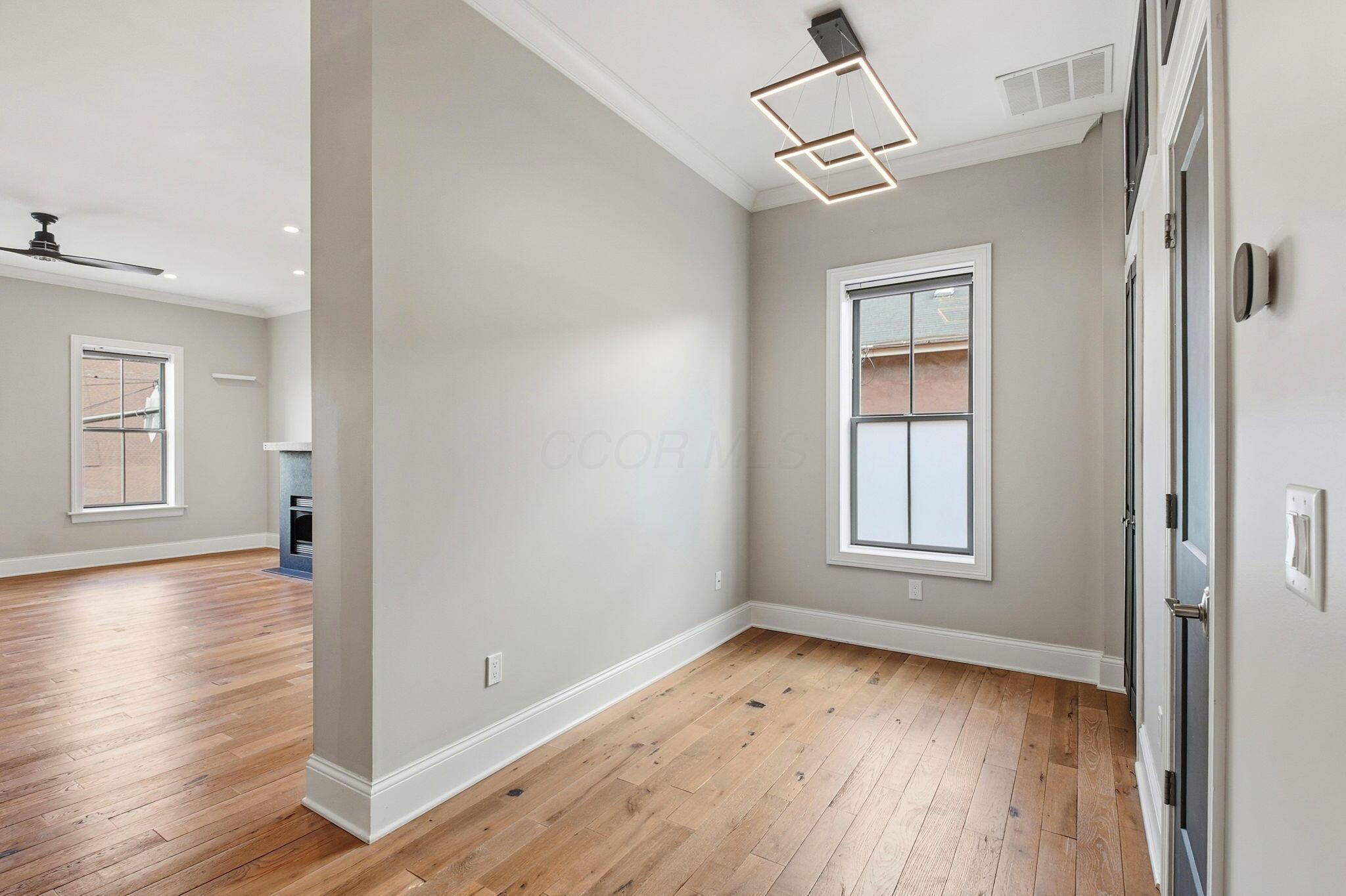 175 E Livingston Avenue, B
