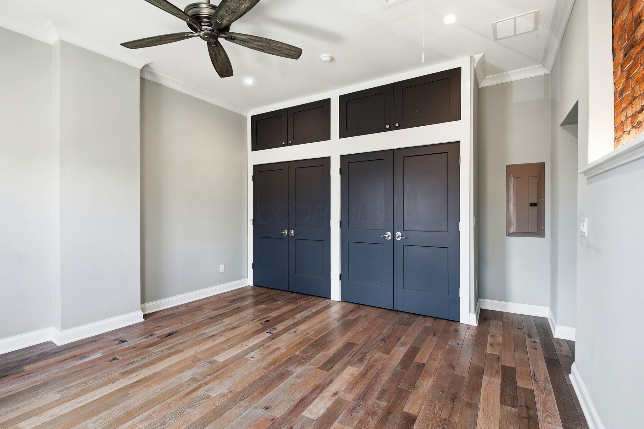 175 E Livingston Avenue, B