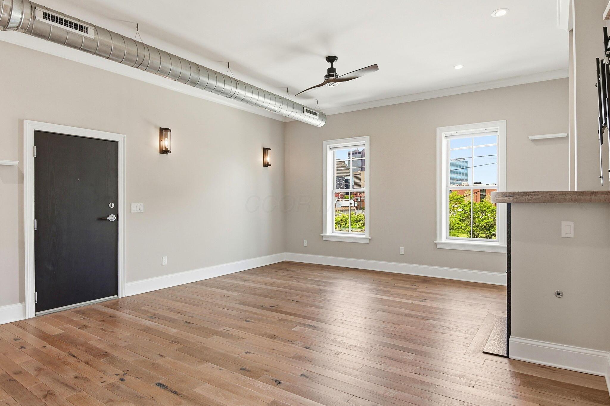 175 E Livingston Avenue, B