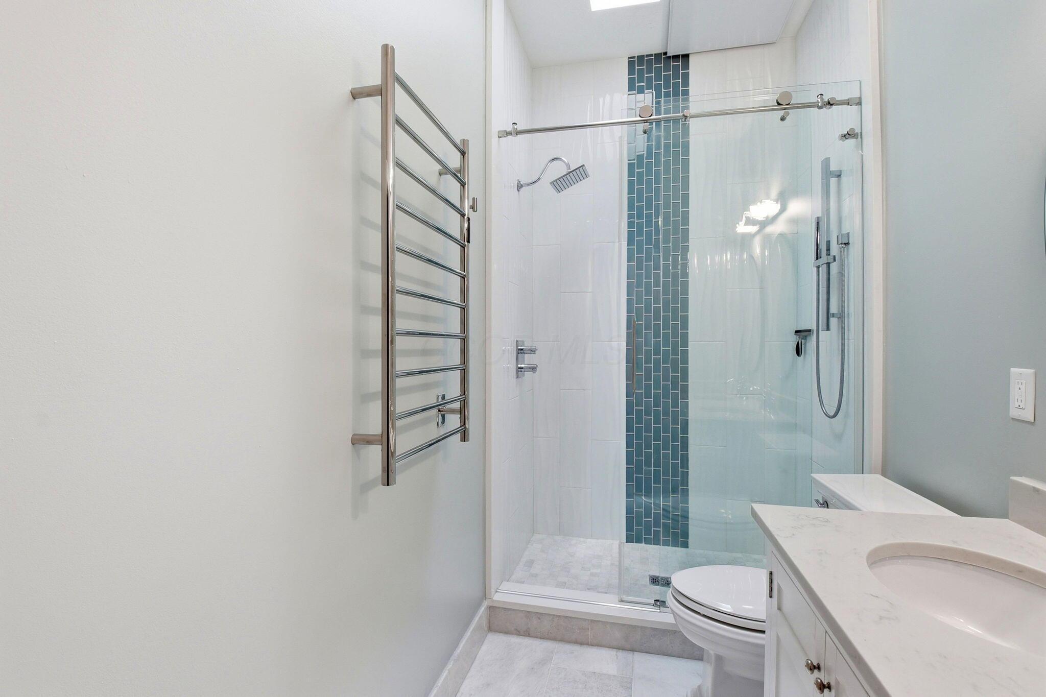 175 E Livingston Avenue, B