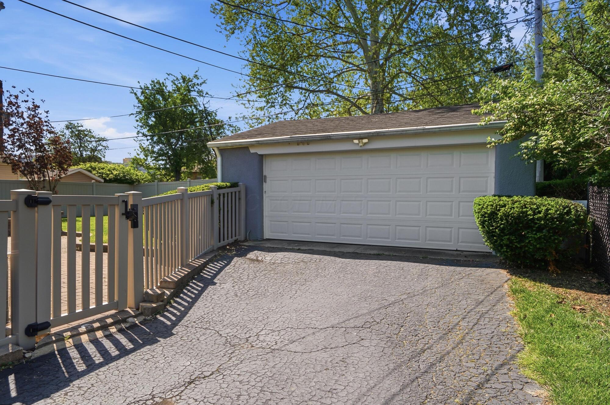 785 Island Court