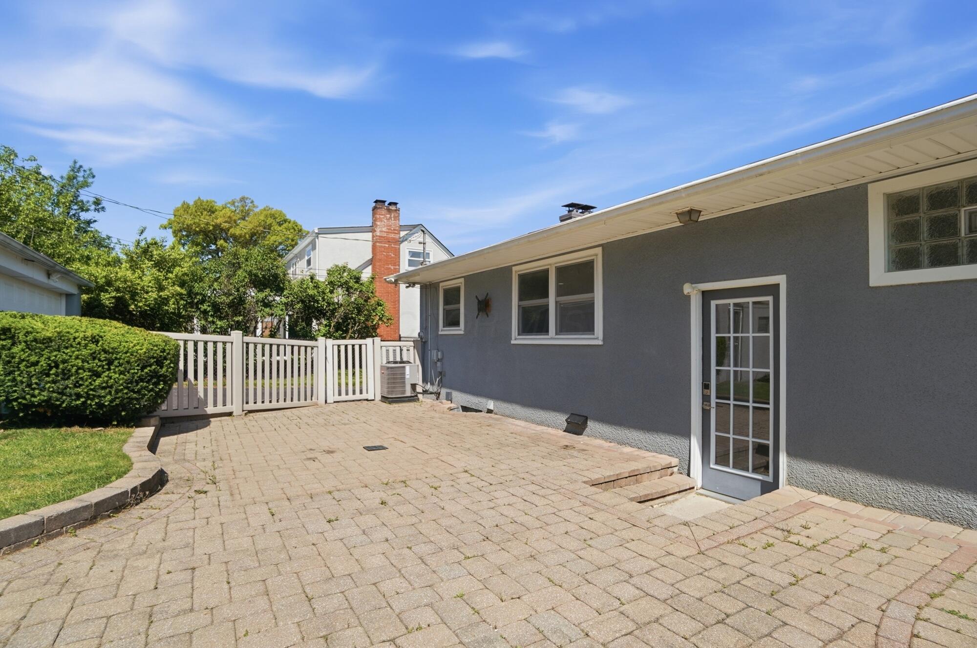 785 Island Court
