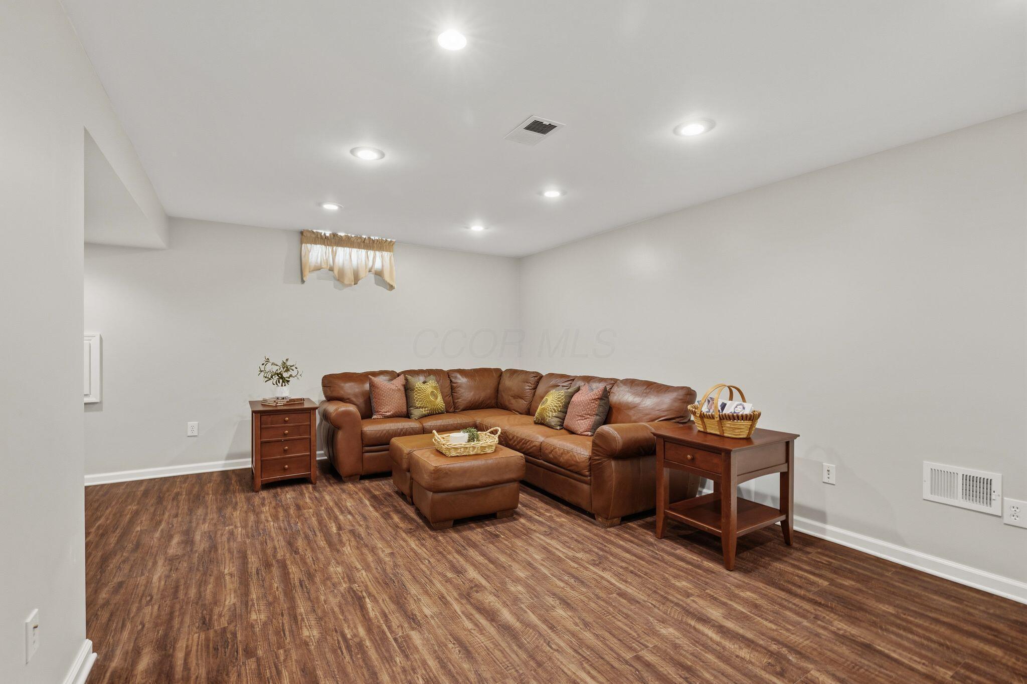 1067 Weatherwood Court