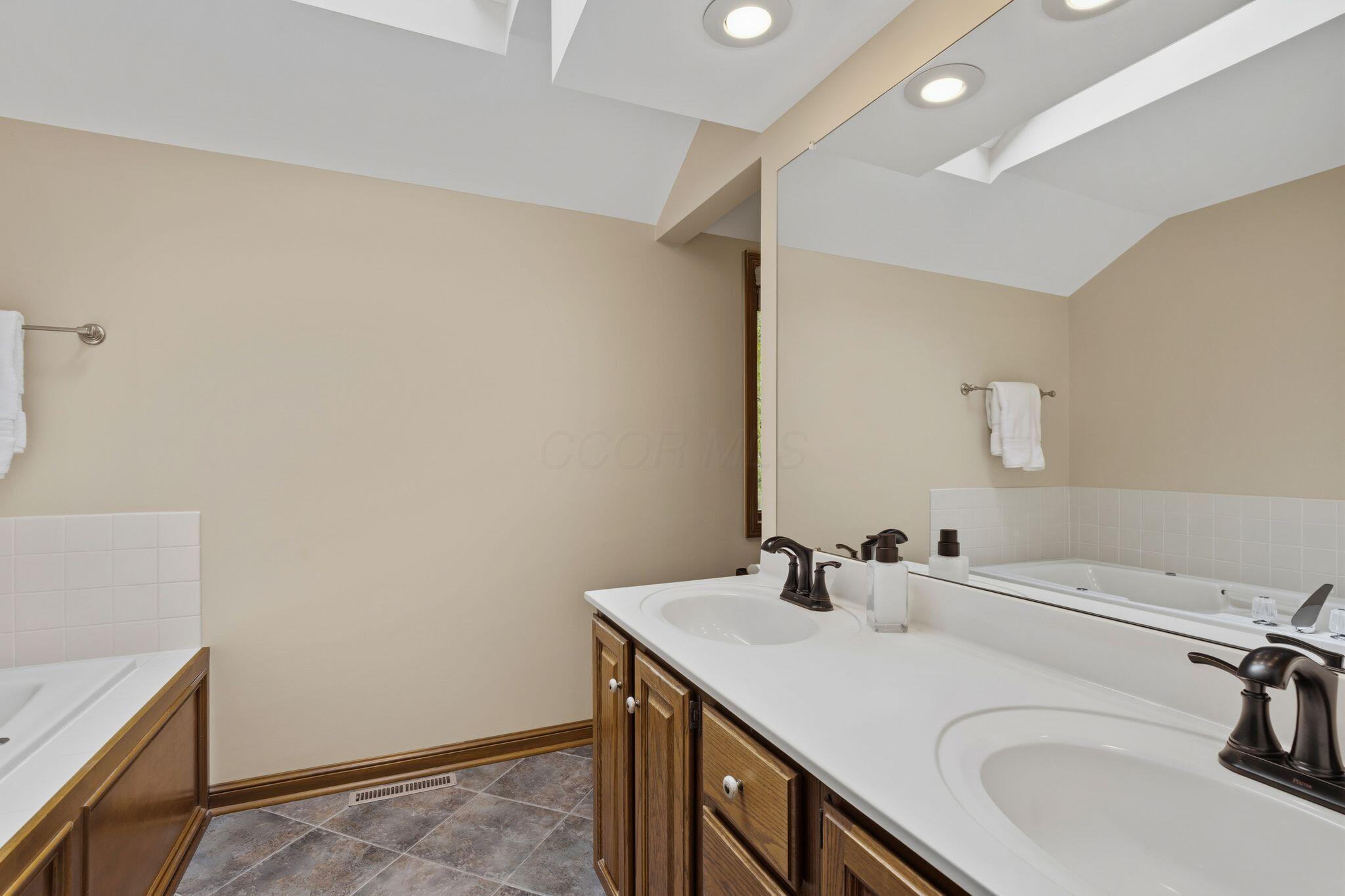 1067 Weatherwood Court