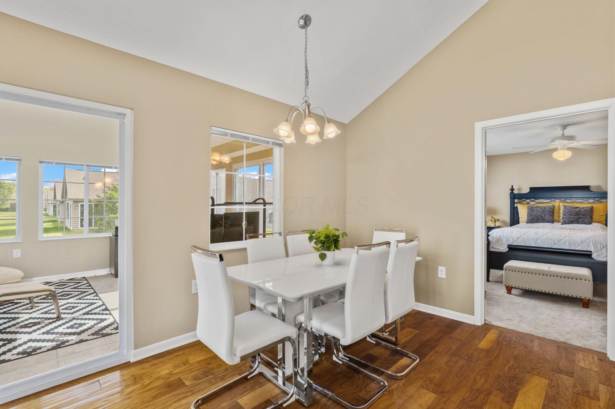 5673 White Goose Road, 12