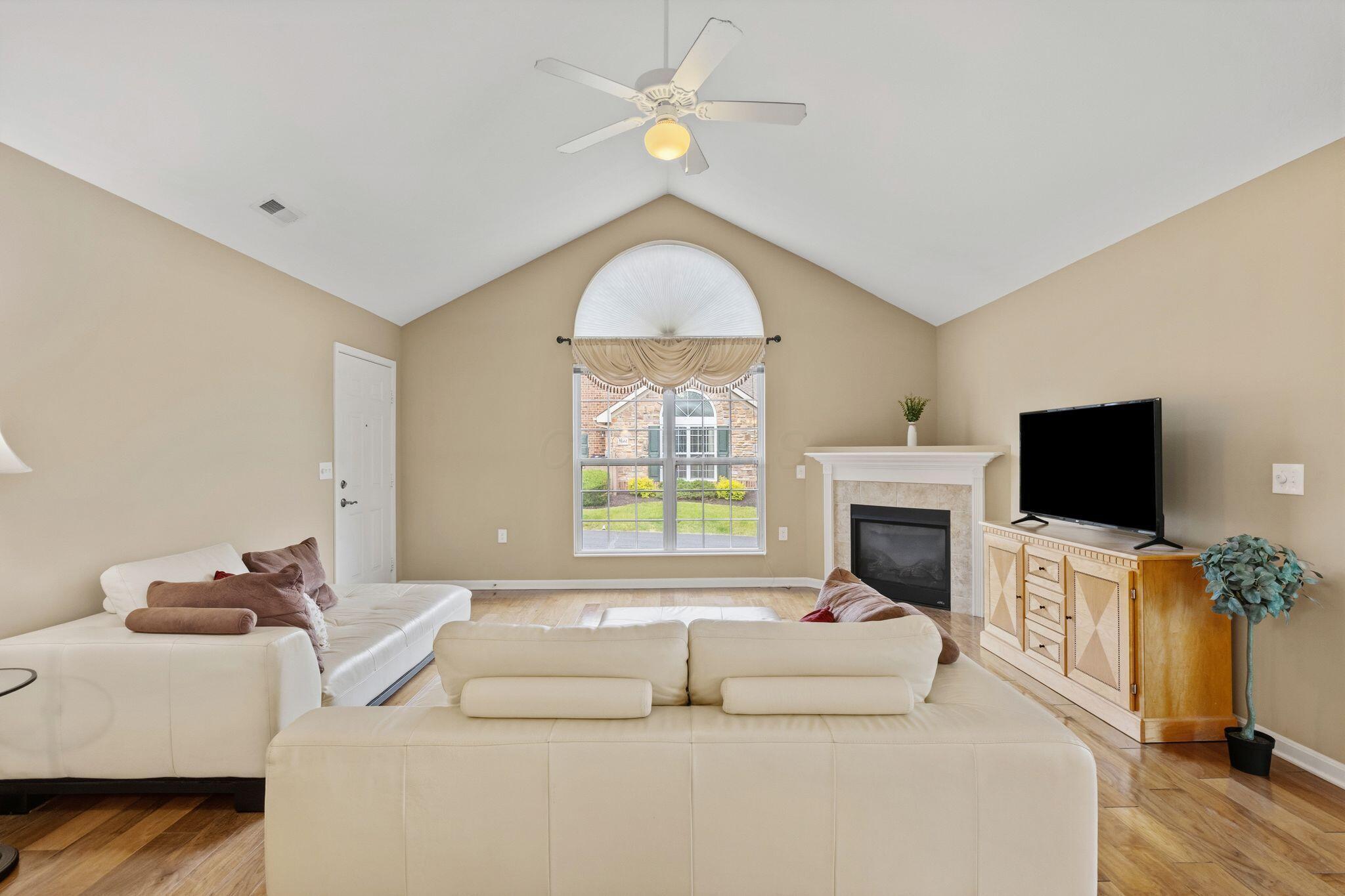 5673 White Goose Road, 12