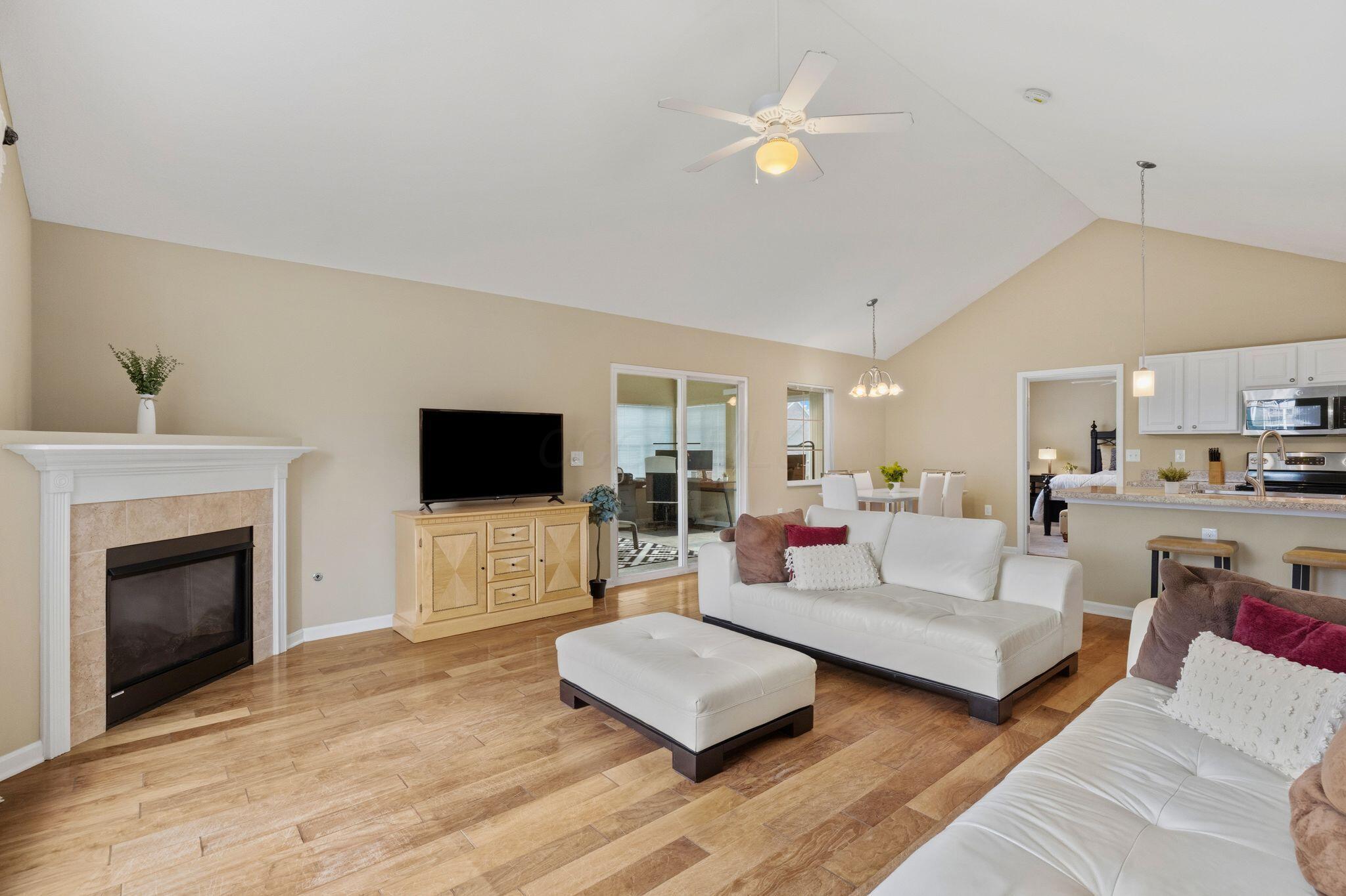 5673 White Goose Road, 12