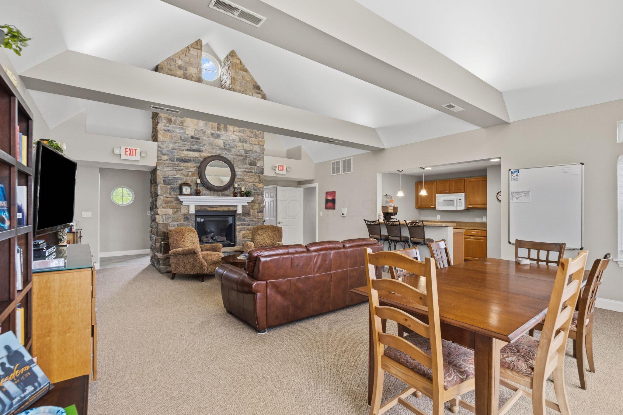 5673 White Goose Road, 12