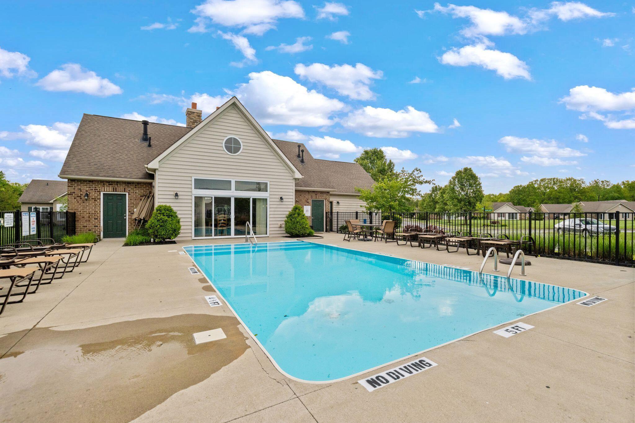 5673 White Goose Road, 12