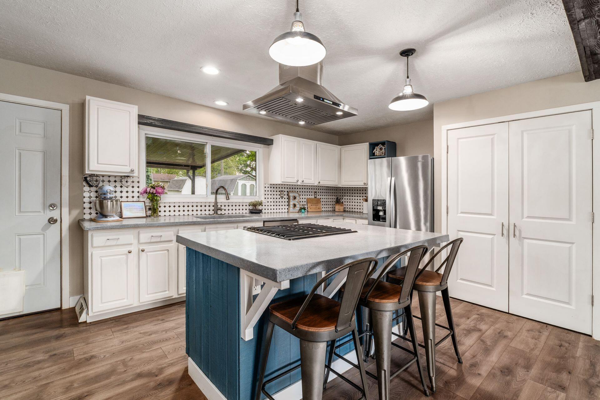 332 Baroness Way
