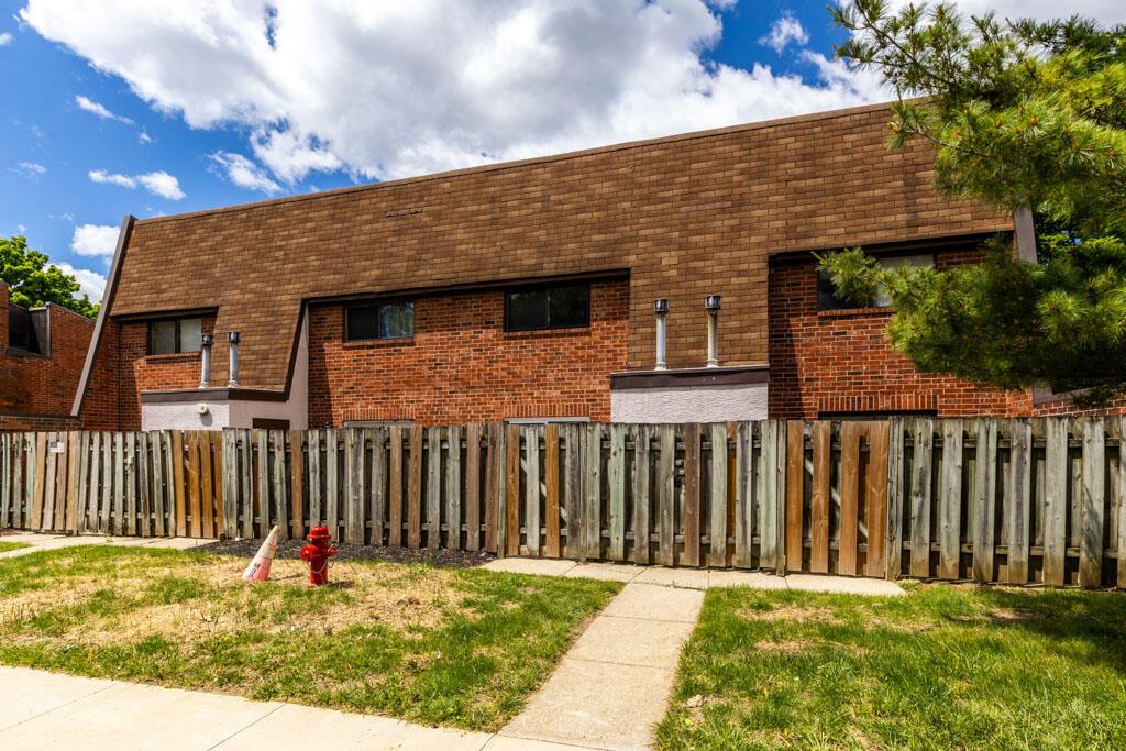 13 King Arthur Boulevard, 13
