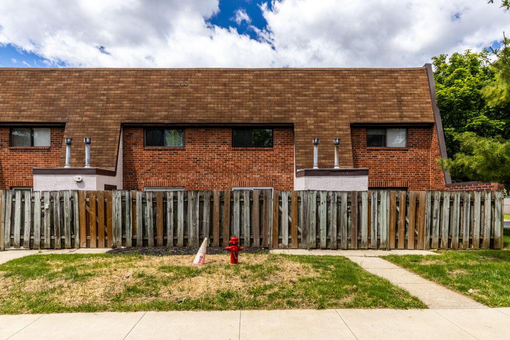 13 King Arthur Boulevard, 13