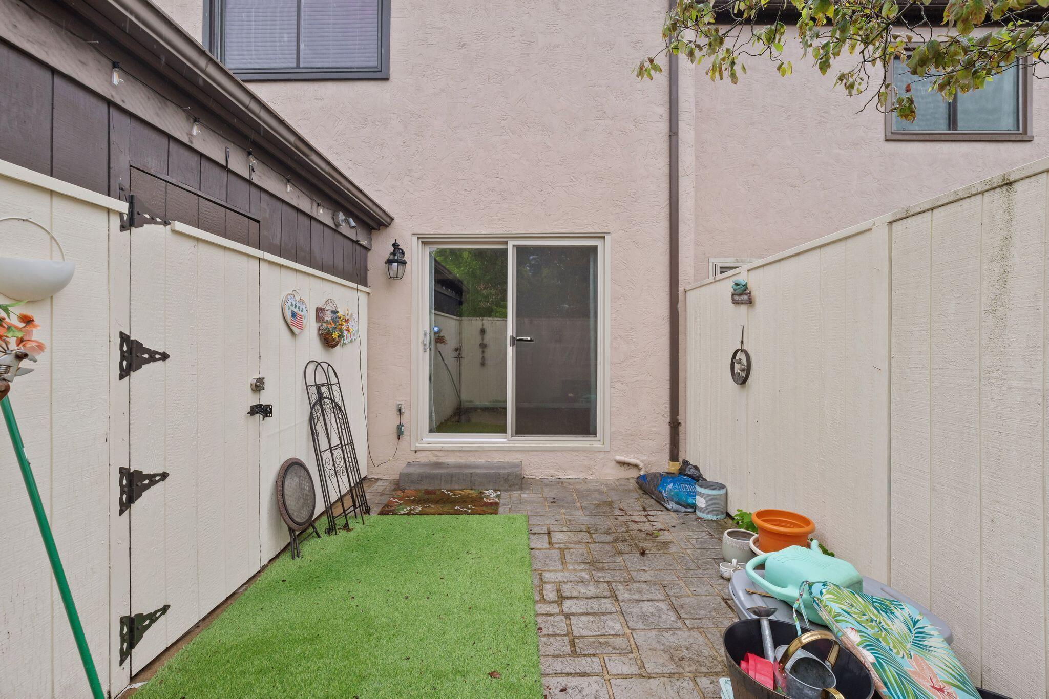 5385 Shannon Lane, 85