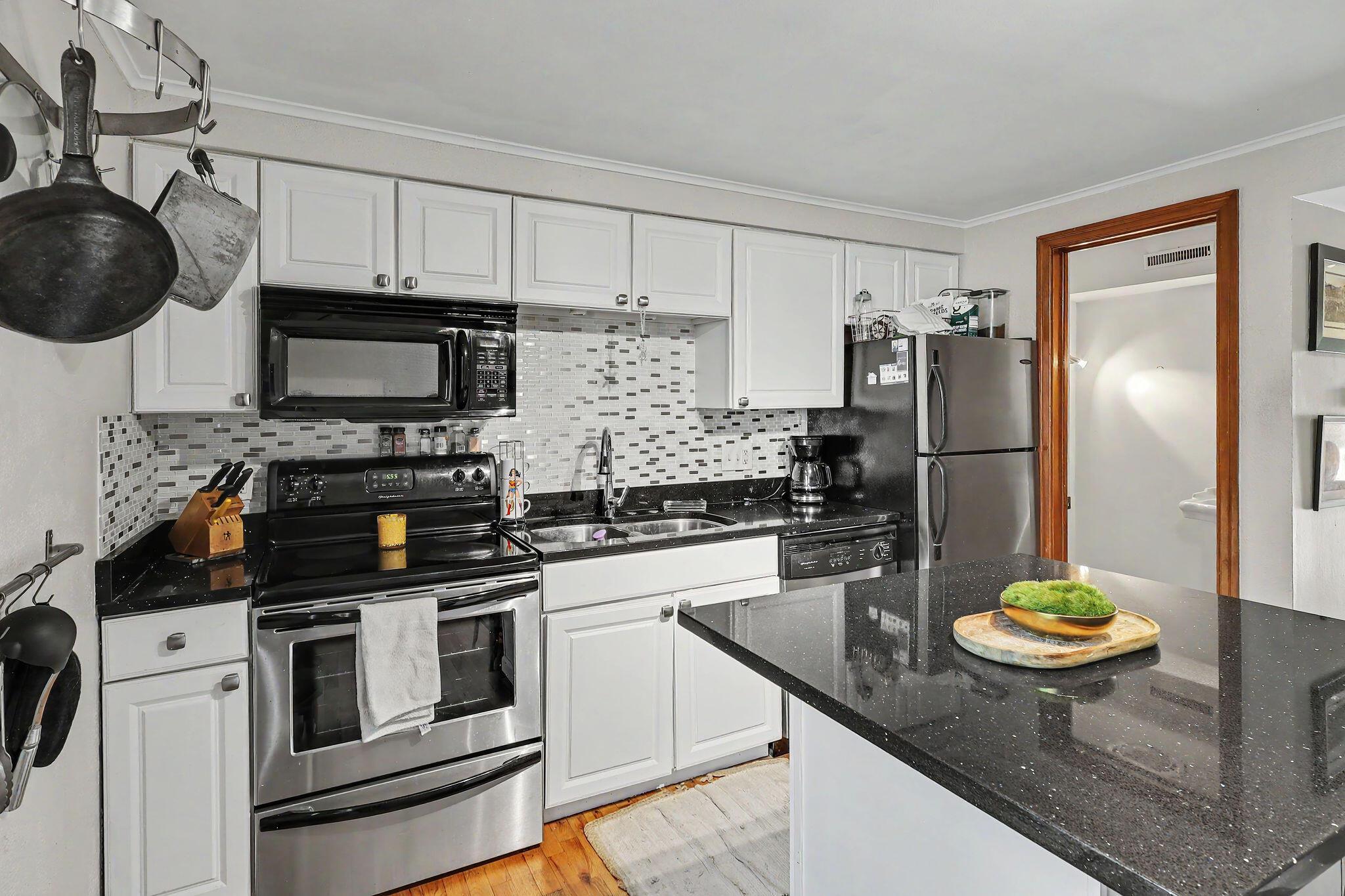 4337 Latin Lane, 109
