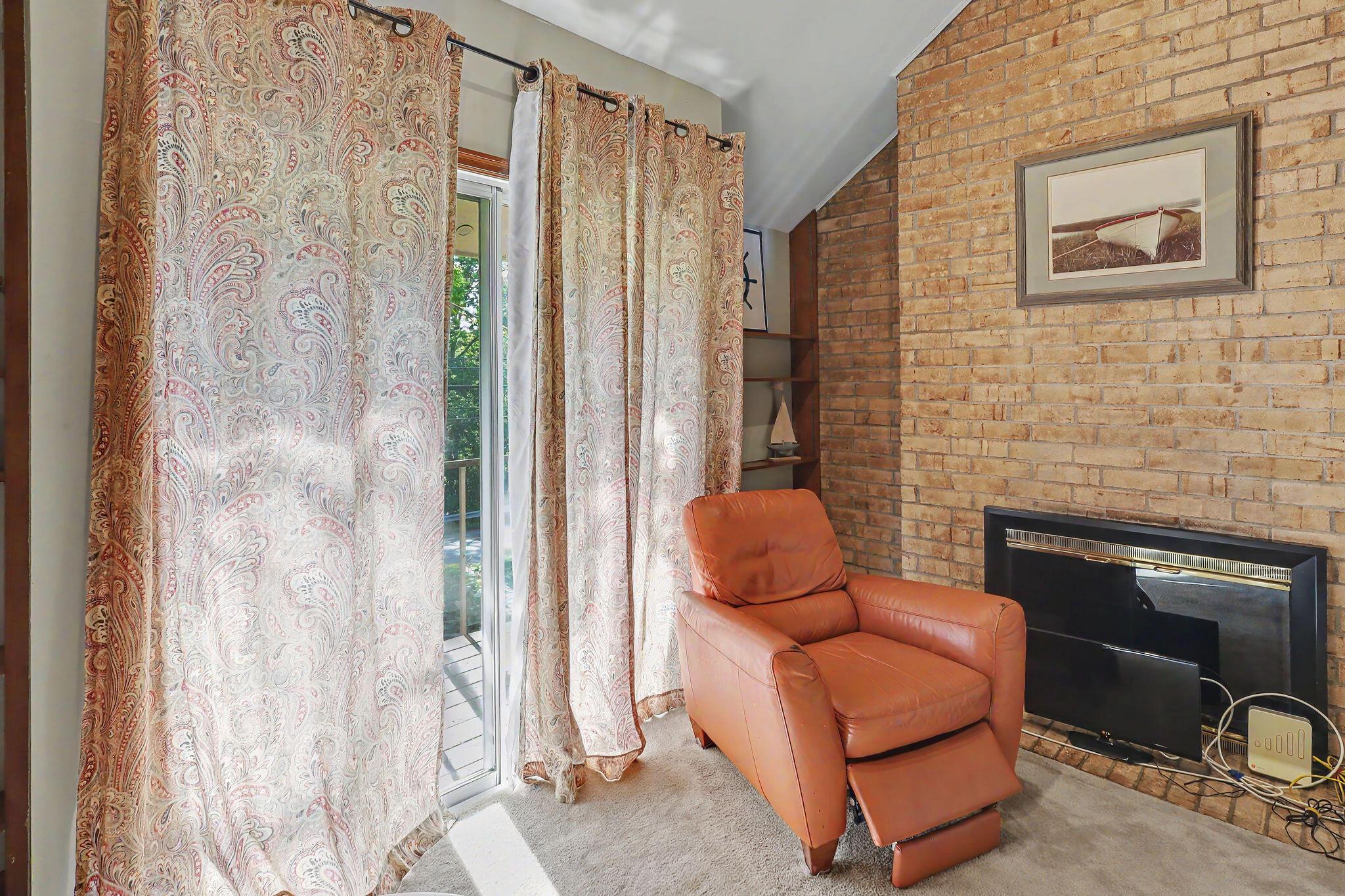 4337 Latin Lane, 109