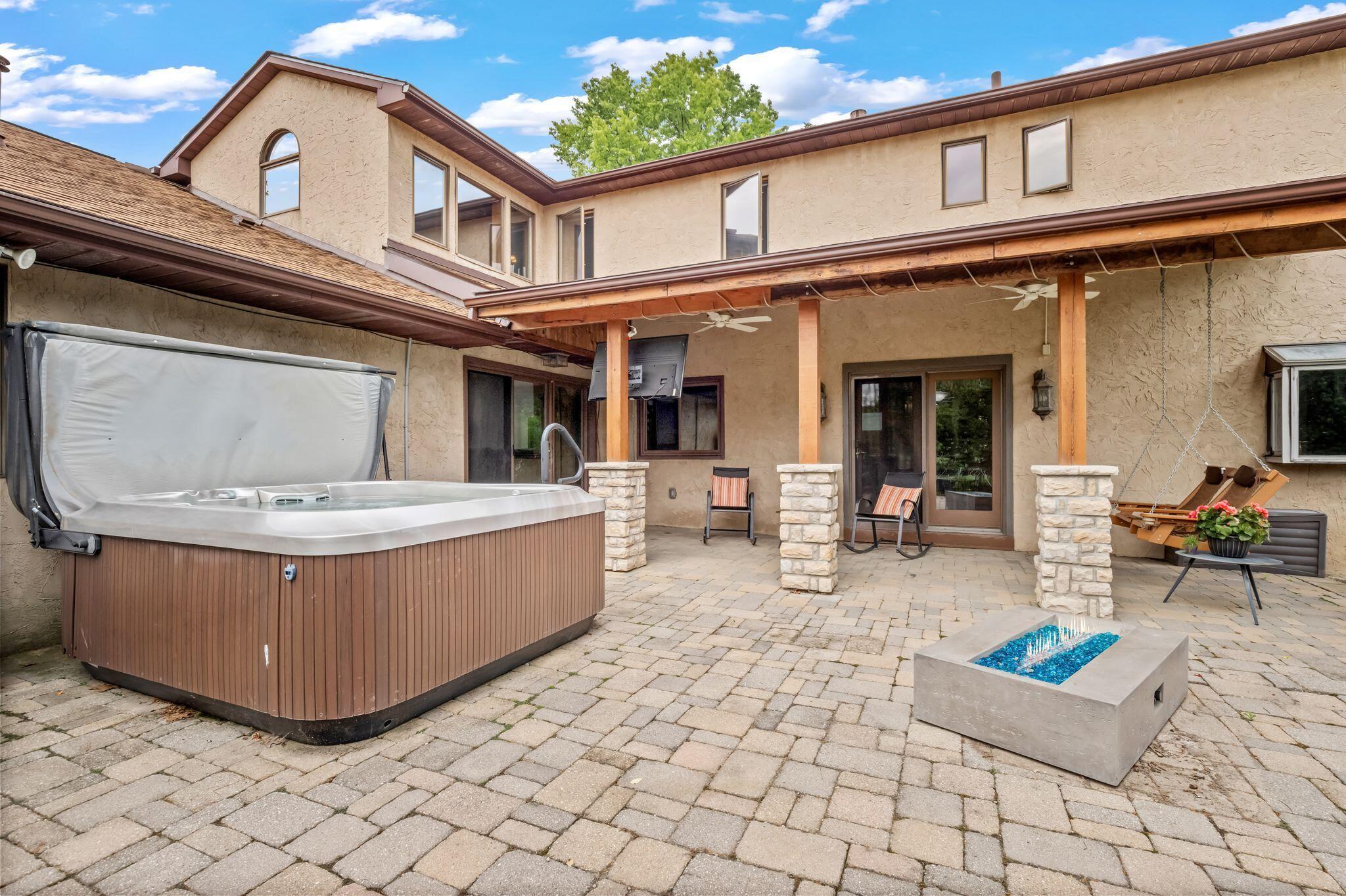 4528 Ravine Drive
