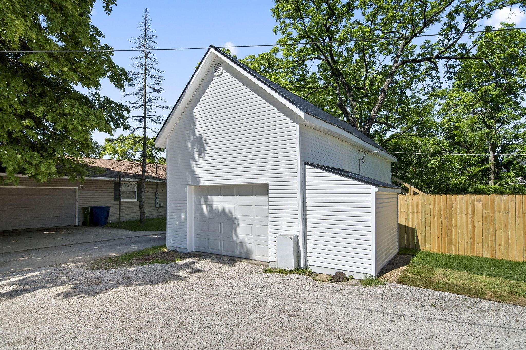 325 W William Street