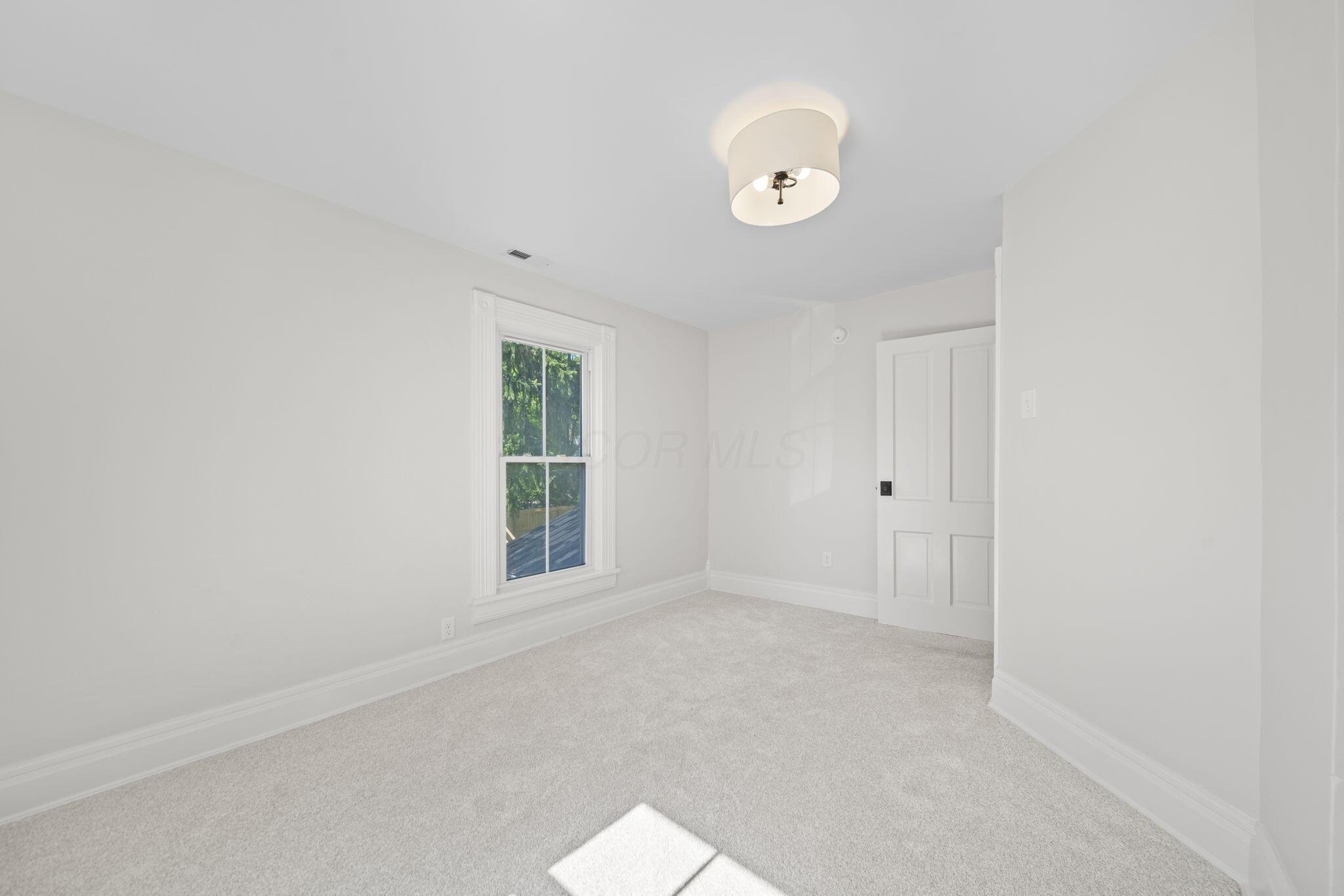 325 W William Street