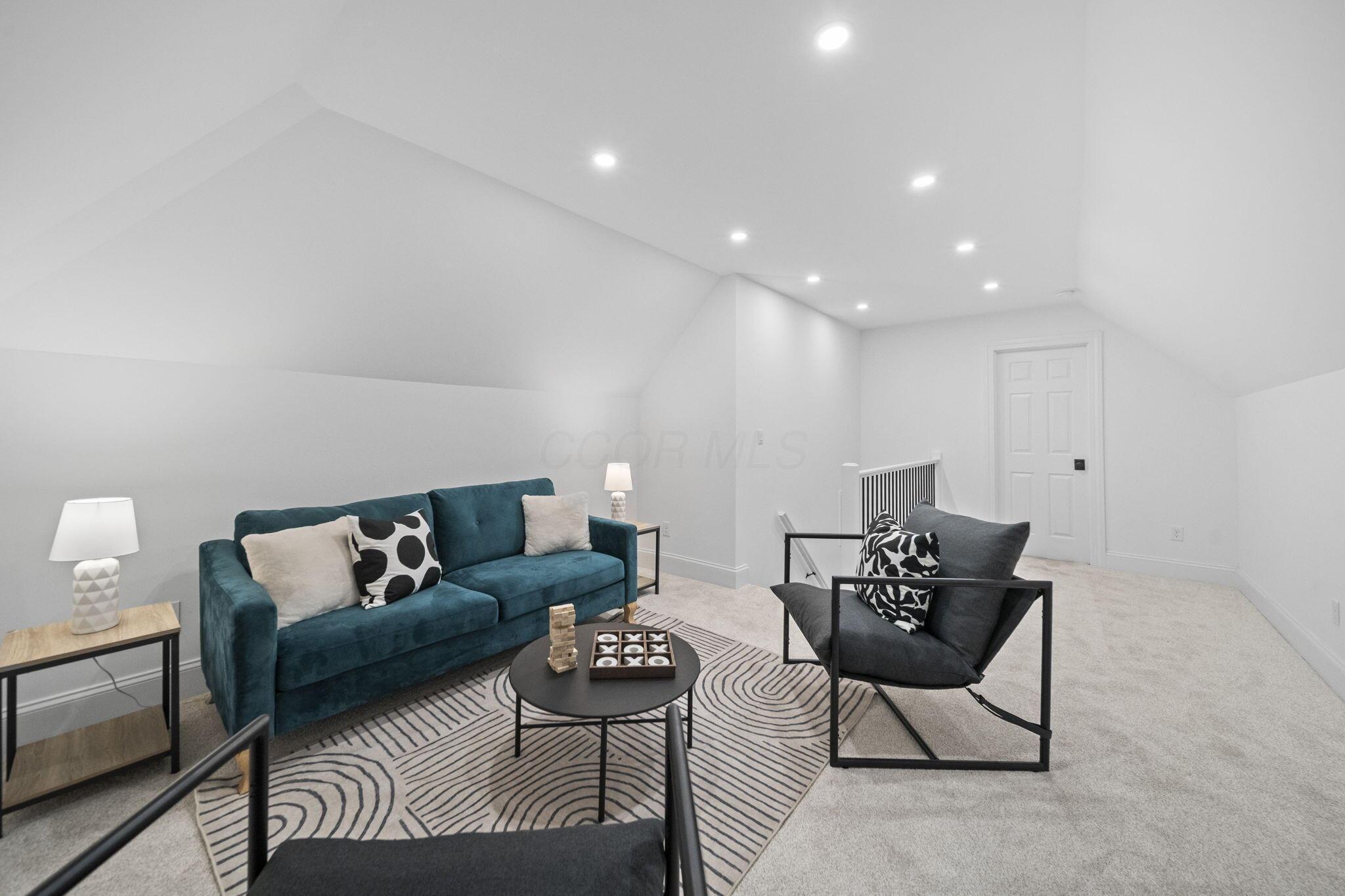 325 W William Street